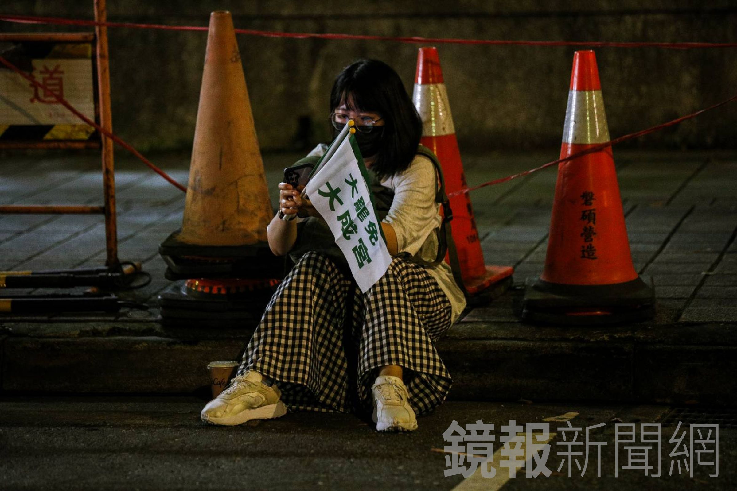 726大罷免25案慘遭完封,前綠委建議政院將普發現金額度,加碼至5萬元。(鏡報鄒保祥攝)