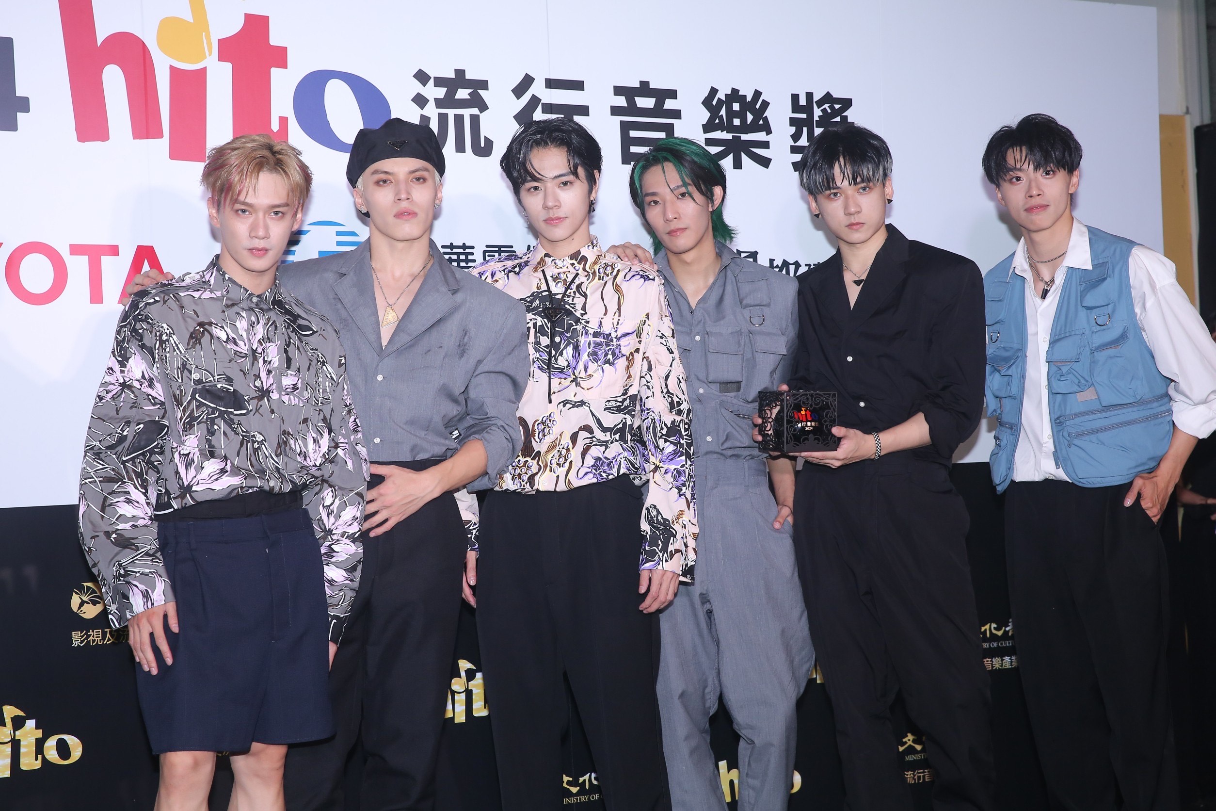 超人氣男團Ozone出席2024 hito流行音樂頒獎典禮。
