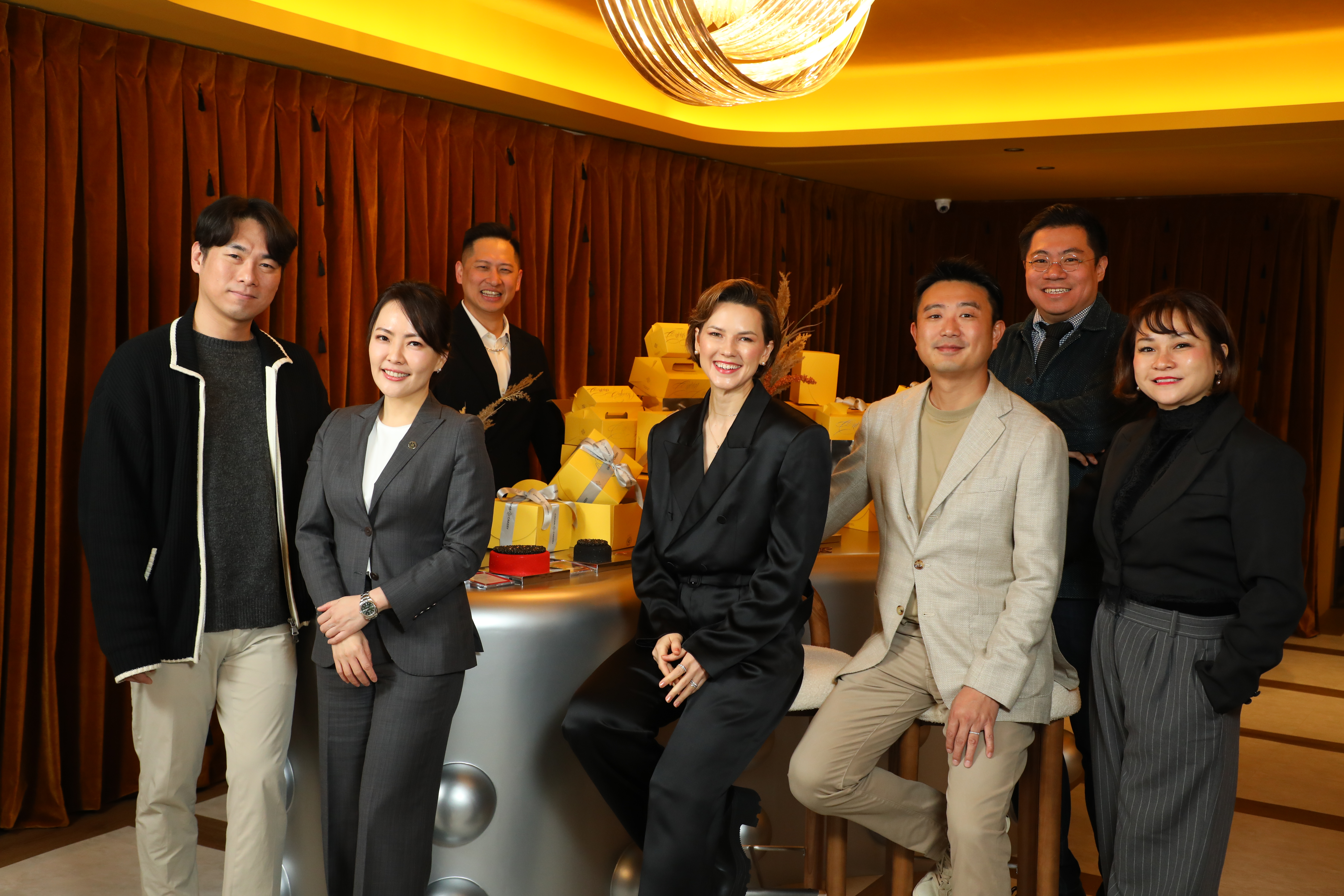 來自香港、韓國、臺灣的RCC成員在台北齊聚一堂，共同協助第一家海外旗艦店的開幕事宜。