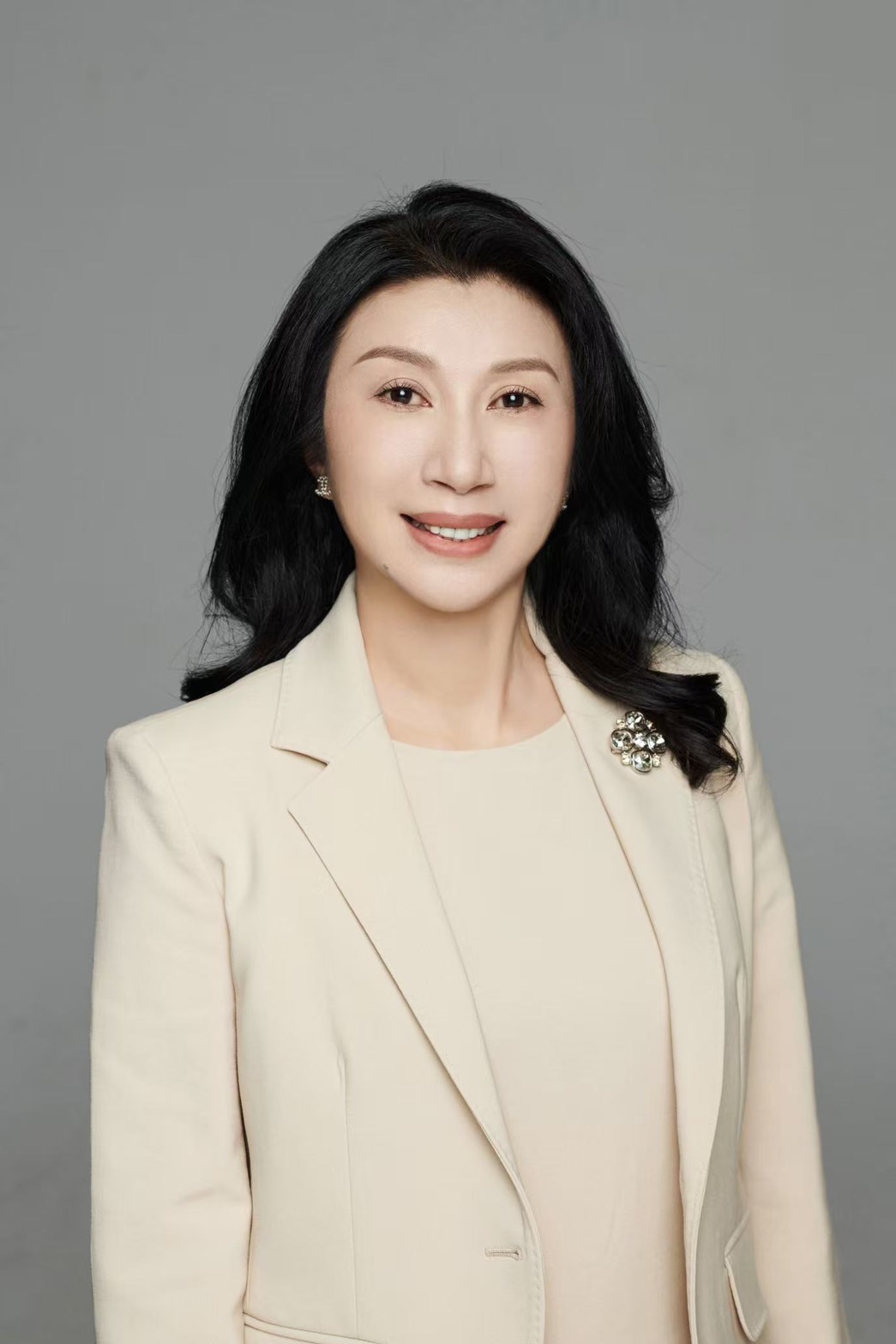 集團中央園區長楊秋瑾接棒鴻海第二任輪值CEO。(鴻海提供)
