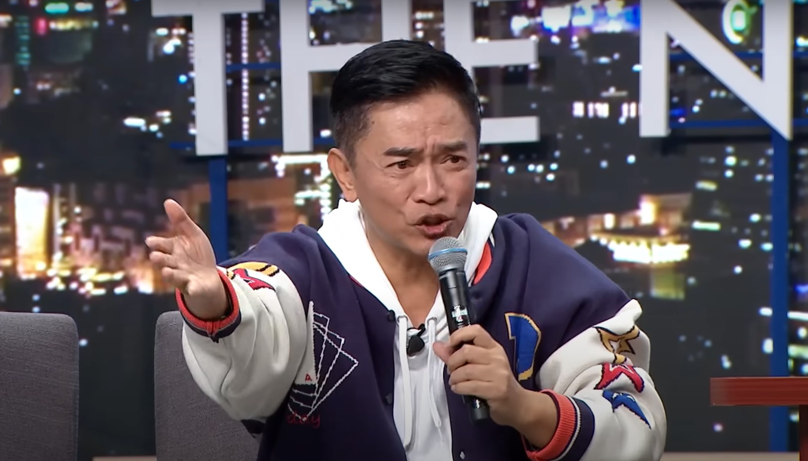 吳宗憲證實，當初上《賀瓏夜夜秀》遭消音的片段，講的就是黃子佼。（翻攝自STR Network YT頻道）