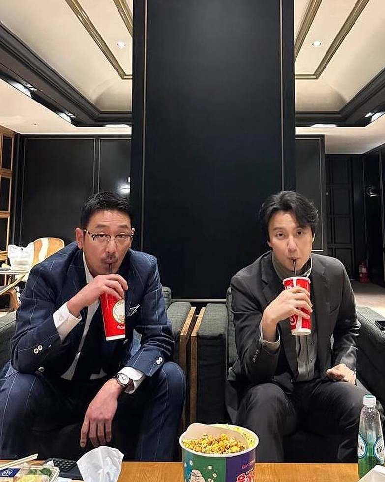 金南佶（右）如果和河正宇（左）、朱智勛聚會，就沒有自己說話的份了。（翻攝金南佶INS）
