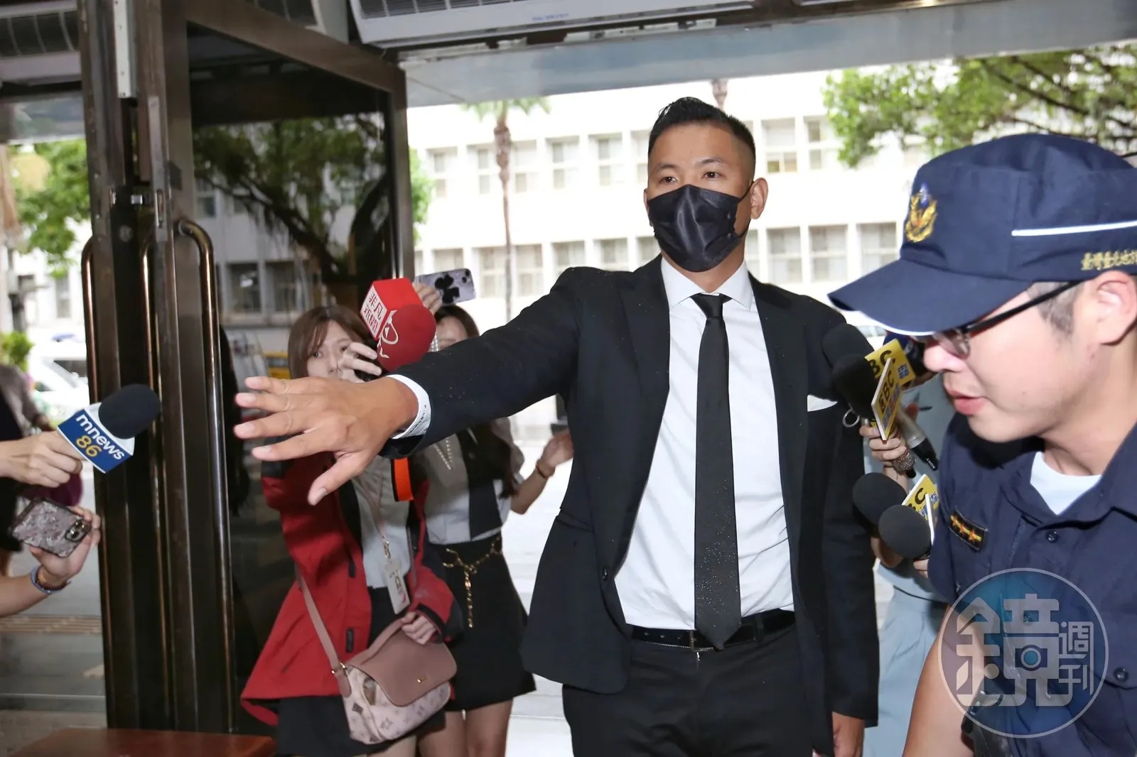 「大牙」周宜霈因揭11年前遭「黑人」陳建州性騷擾，反被對方提告加重誹謗，今（19日）偵結將大牙不起訴。（本刊資料照）