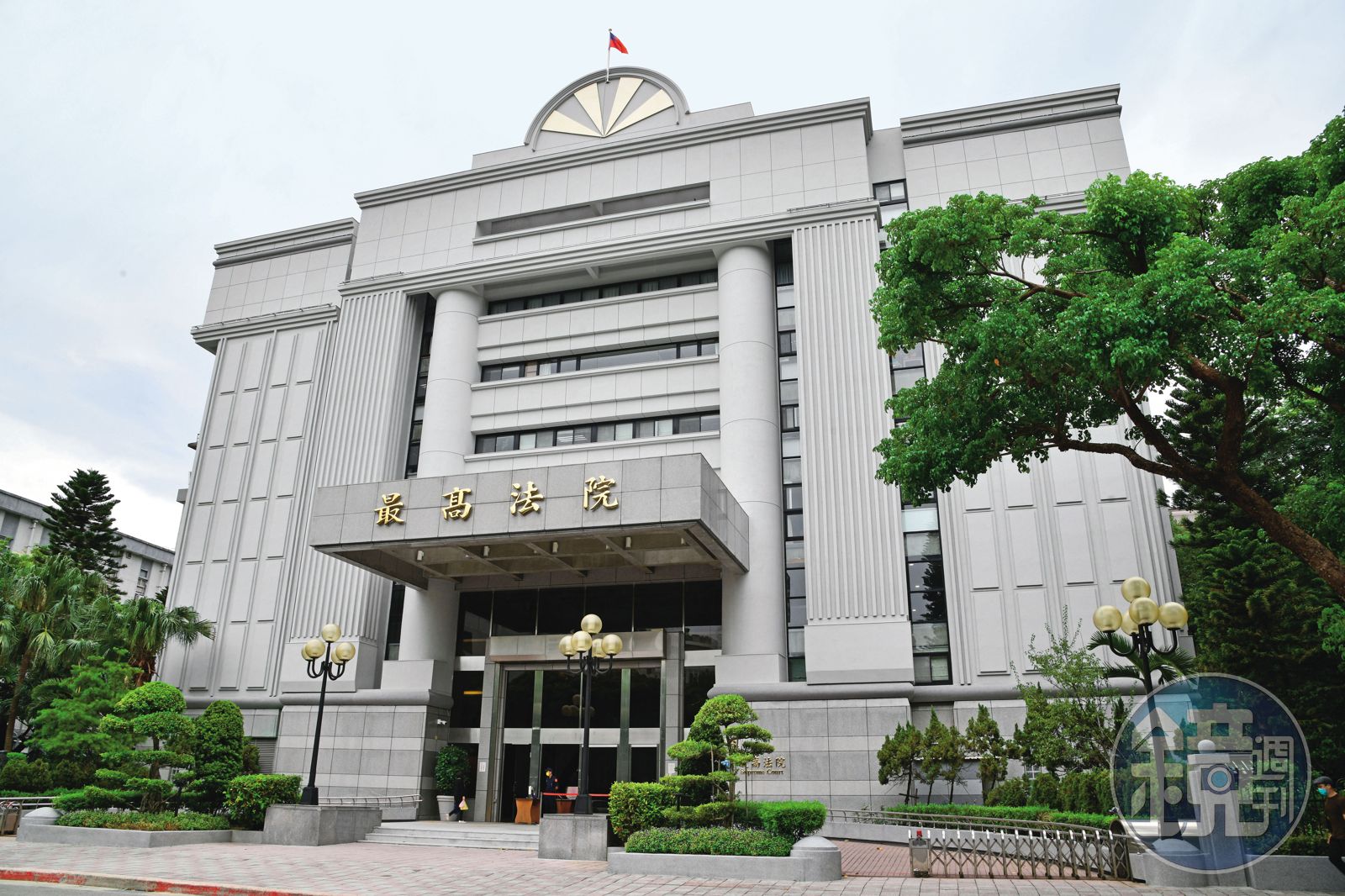 最高法院認定鄭文逸案二審判決有14項瑕疵卻未發回,引發被告不滿。