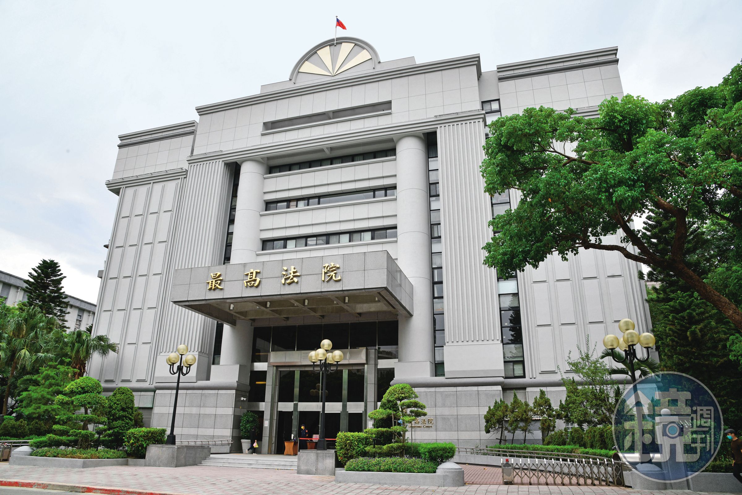最高法院認定鄭文逸案二審判決有14項瑕疵卻未發回，引發被告不滿。