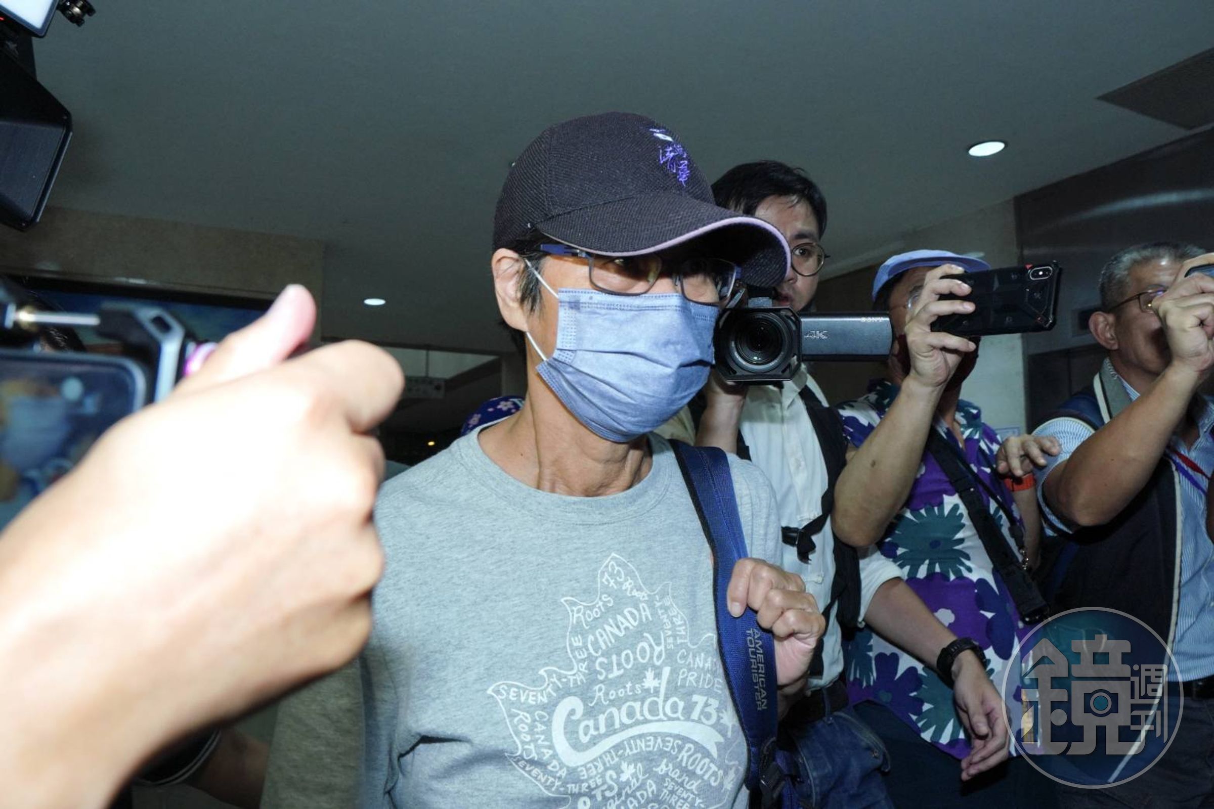 檢方訊後,今天凌晨依詐欺罪、侵占等罪諭知周台英以70萬元交保。