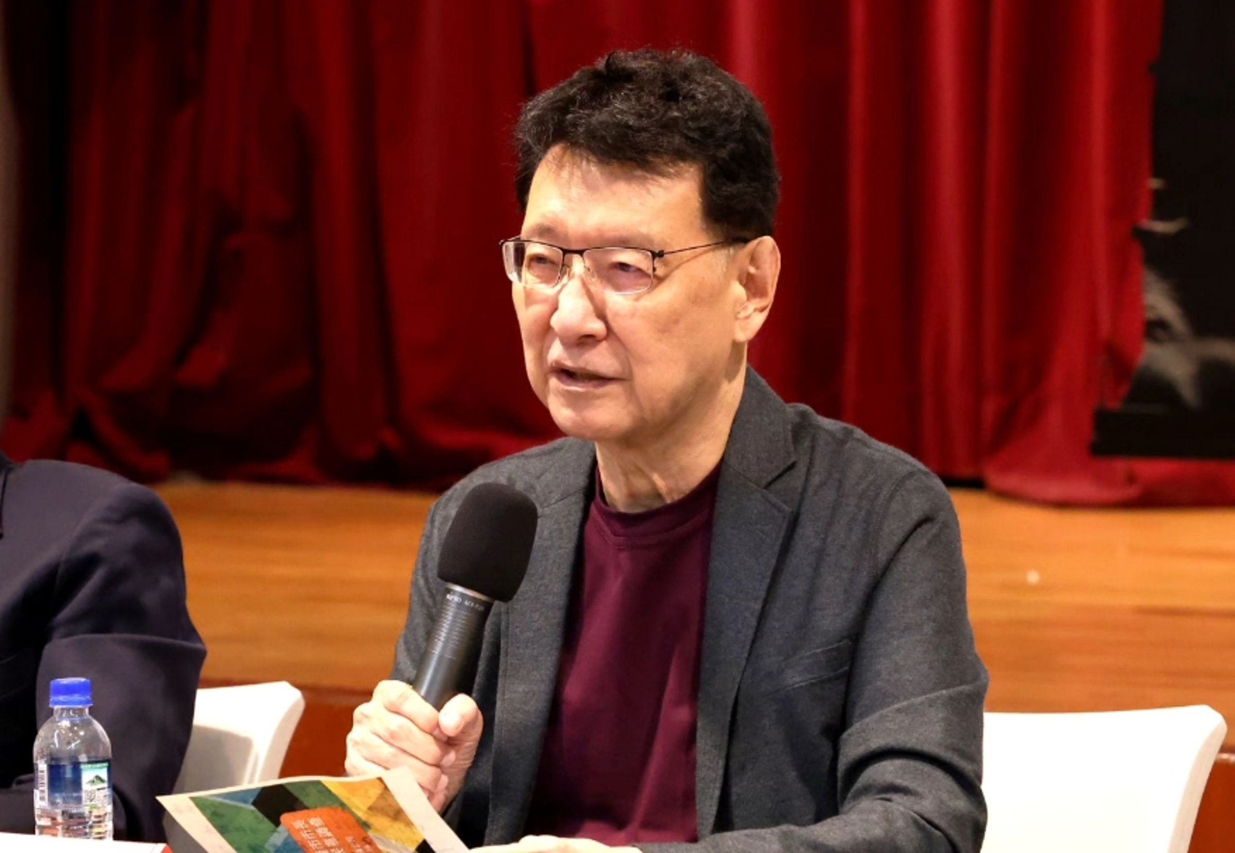 趙少康日前動心臟手術後休養一個多月,昨(11日)晚重返政論節目錄影。(翻攝自趙少康臉書)