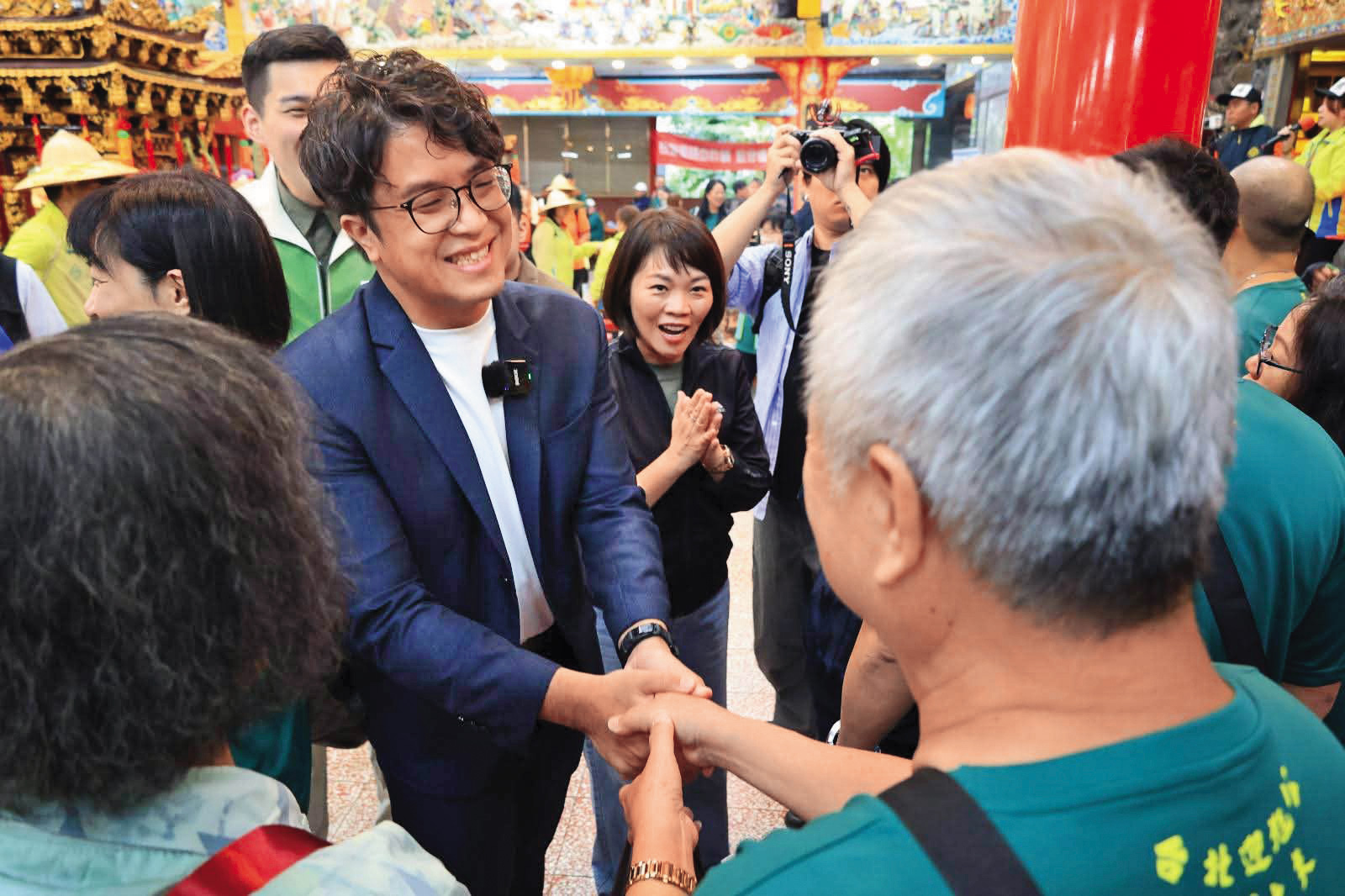 沈伯洋幕僚強調,沈參選後勤走基層,除爭取支持,更是在與民眾確認「感受是什麼?原因在哪裡?有什麼解方?」(翻攝沈伯洋臉書)