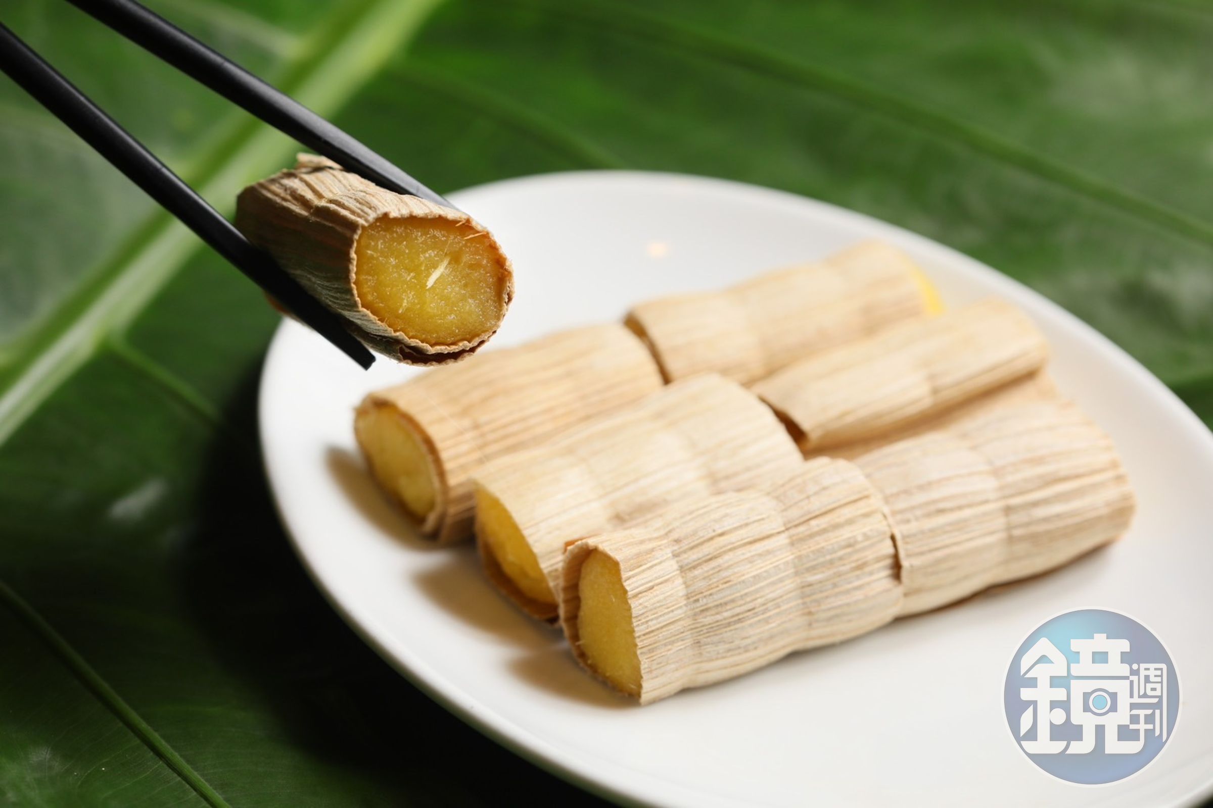 「美人魚餐廳」附上的前菜「樹薯糕」是當地原住民傳統點心。