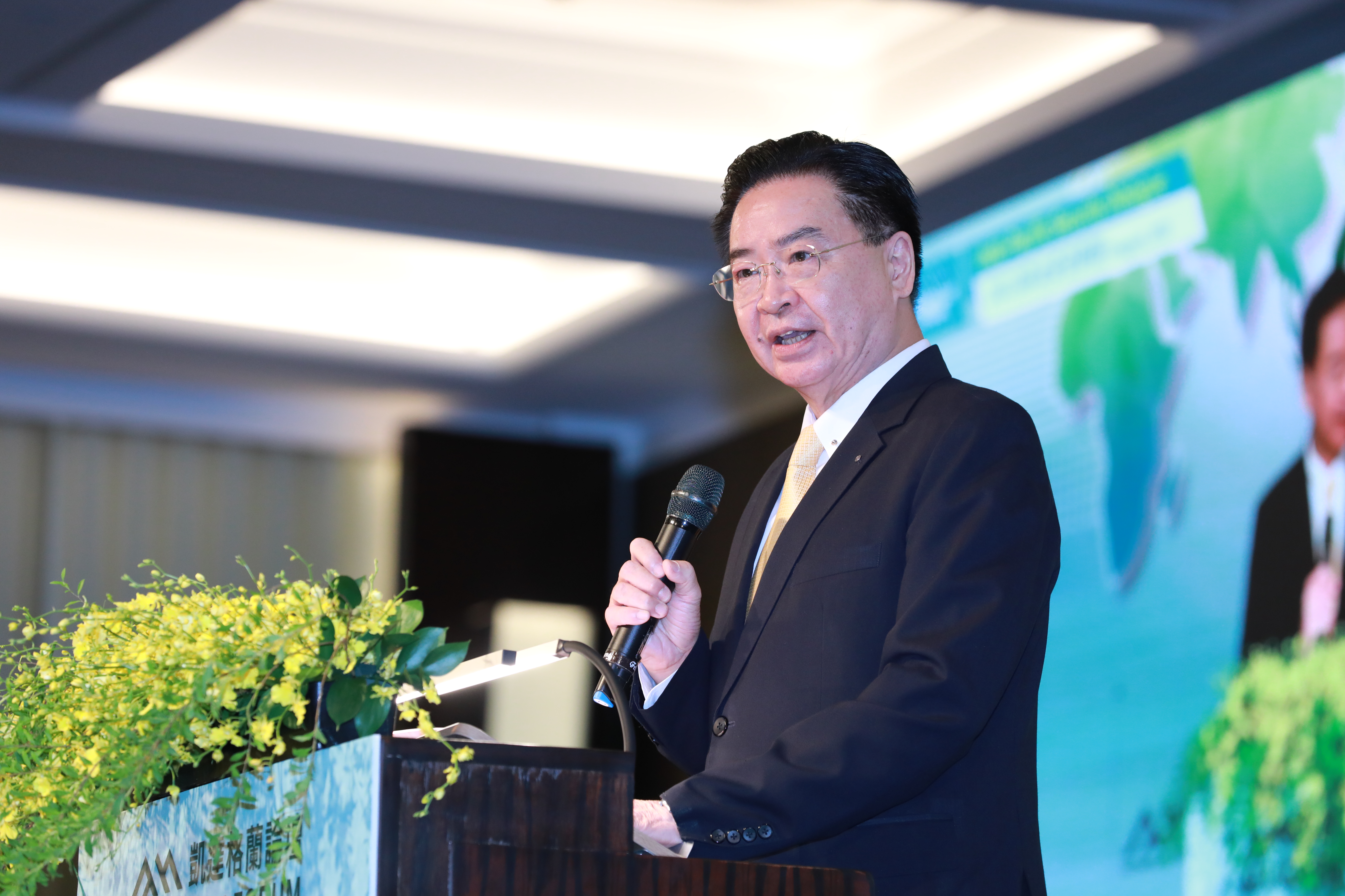 駐美大使蕭美琴是賴清德2024大選副手人選之一，針對外交部是否已因應大使換人事宜，吳釗燮（圖）表示不會有問題。