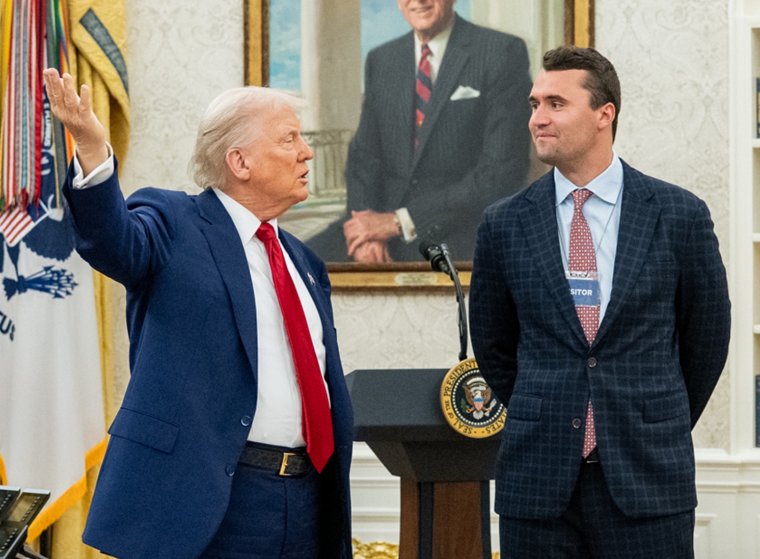 美國保守派政治評論員、川普盟友查理柯克，今日在校園進行辯論時遭槍擊。（翻攝自X@WhiteHouse）