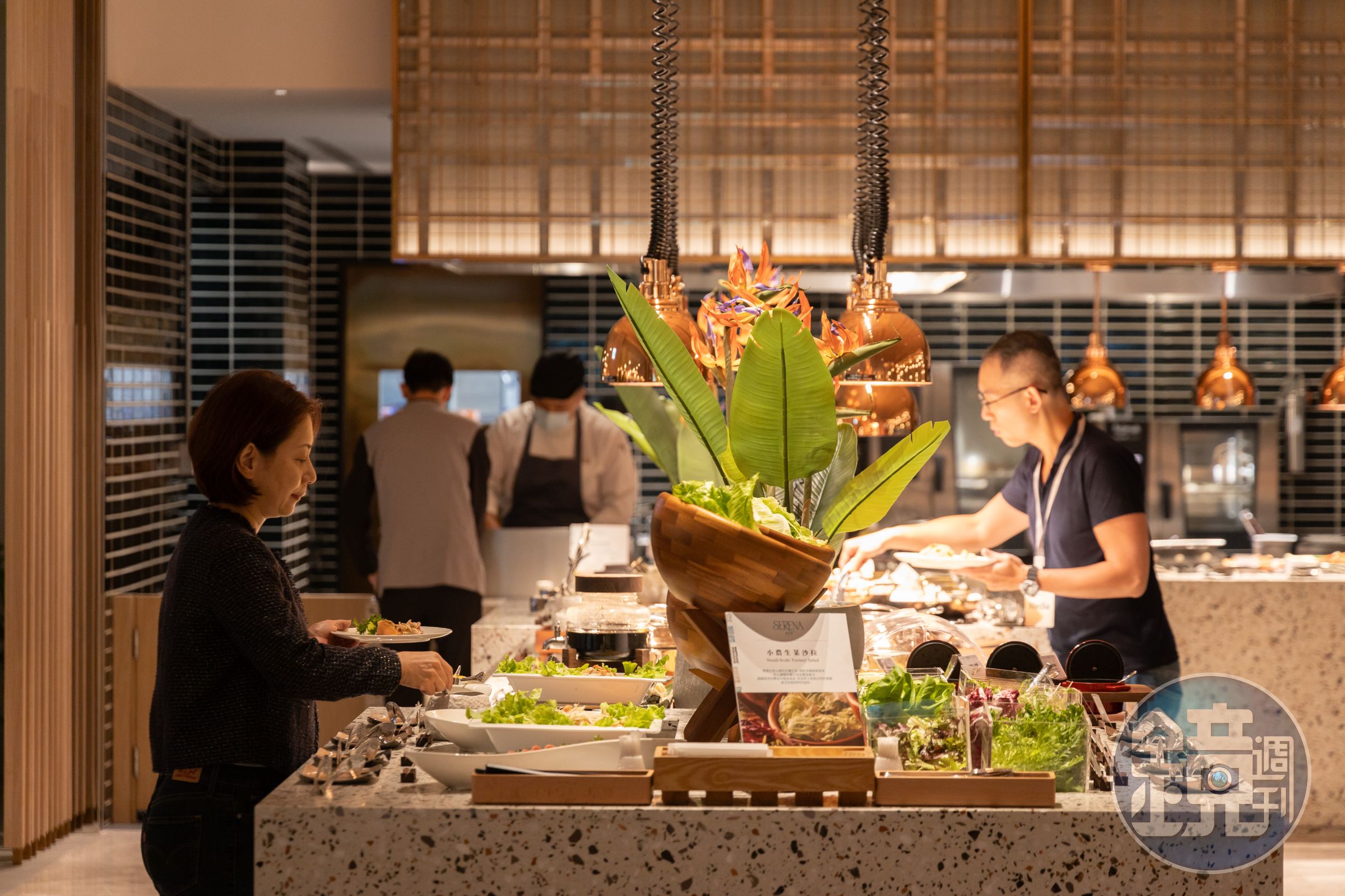 「SERENA全日餐廳」早餐自助吧提供來自世界各地的美食，品項非常豐富。