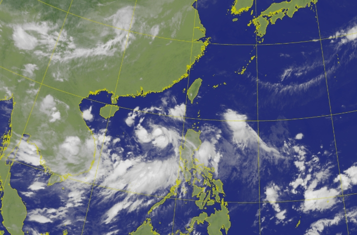 位於南海附近的熱帶性低氣壓，最快今日下半天將增強為第16號颱風「塔巴」。（翻攝自中央氣象署官網）