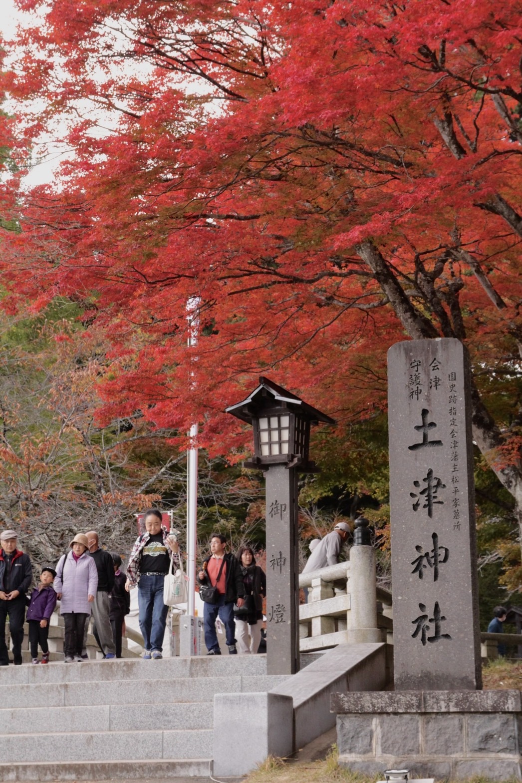 豬苗代町的「土津神社」供奉著守護小孩子的守護神，也是當地知名賞楓景點。