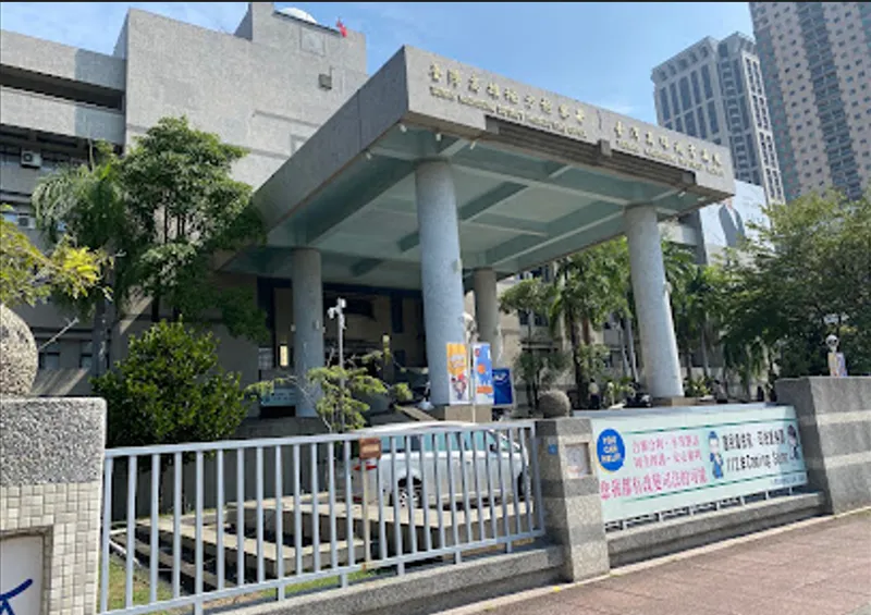 女碩生與教授翻臉　挖出外遇醜聞指小三是「師渣」