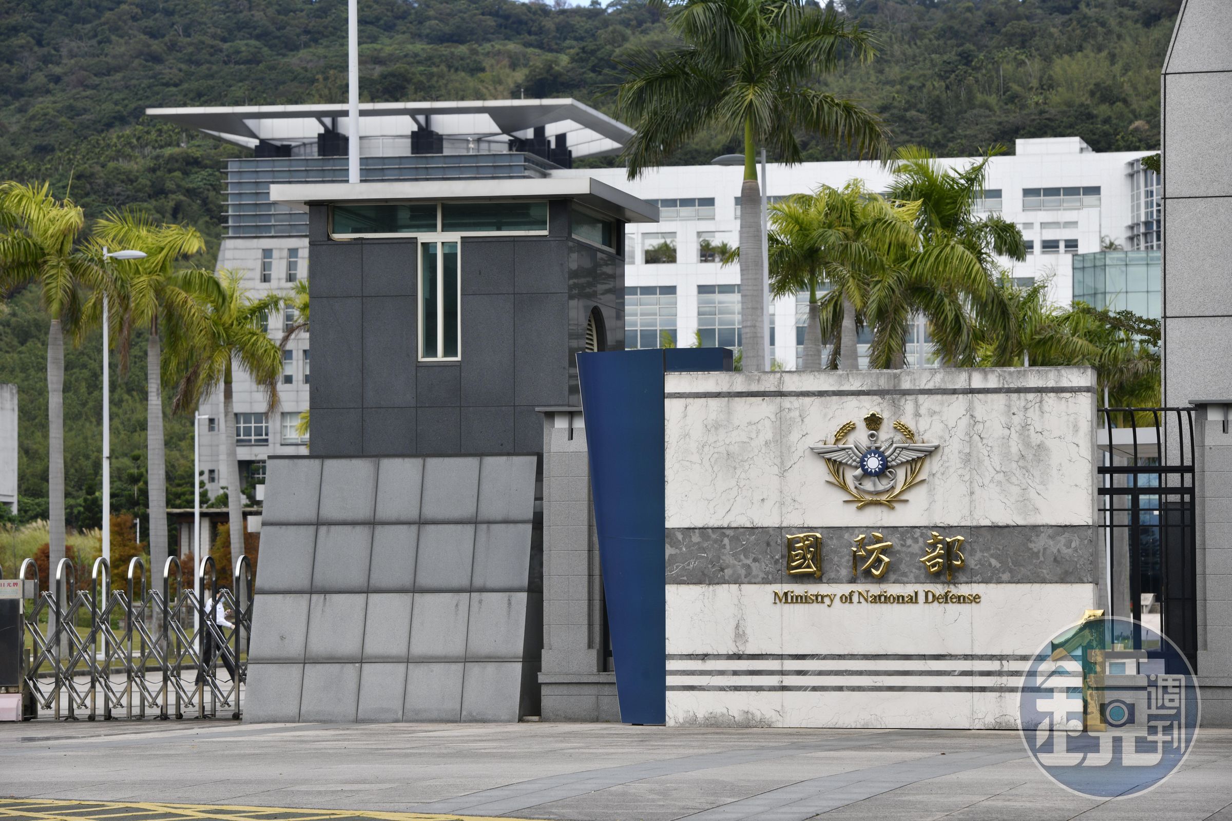 蘇丹紅食安風暴延燒全台，連陸軍後勤指揮部也購買了含有致癌辣椒粉的沙茶醬。