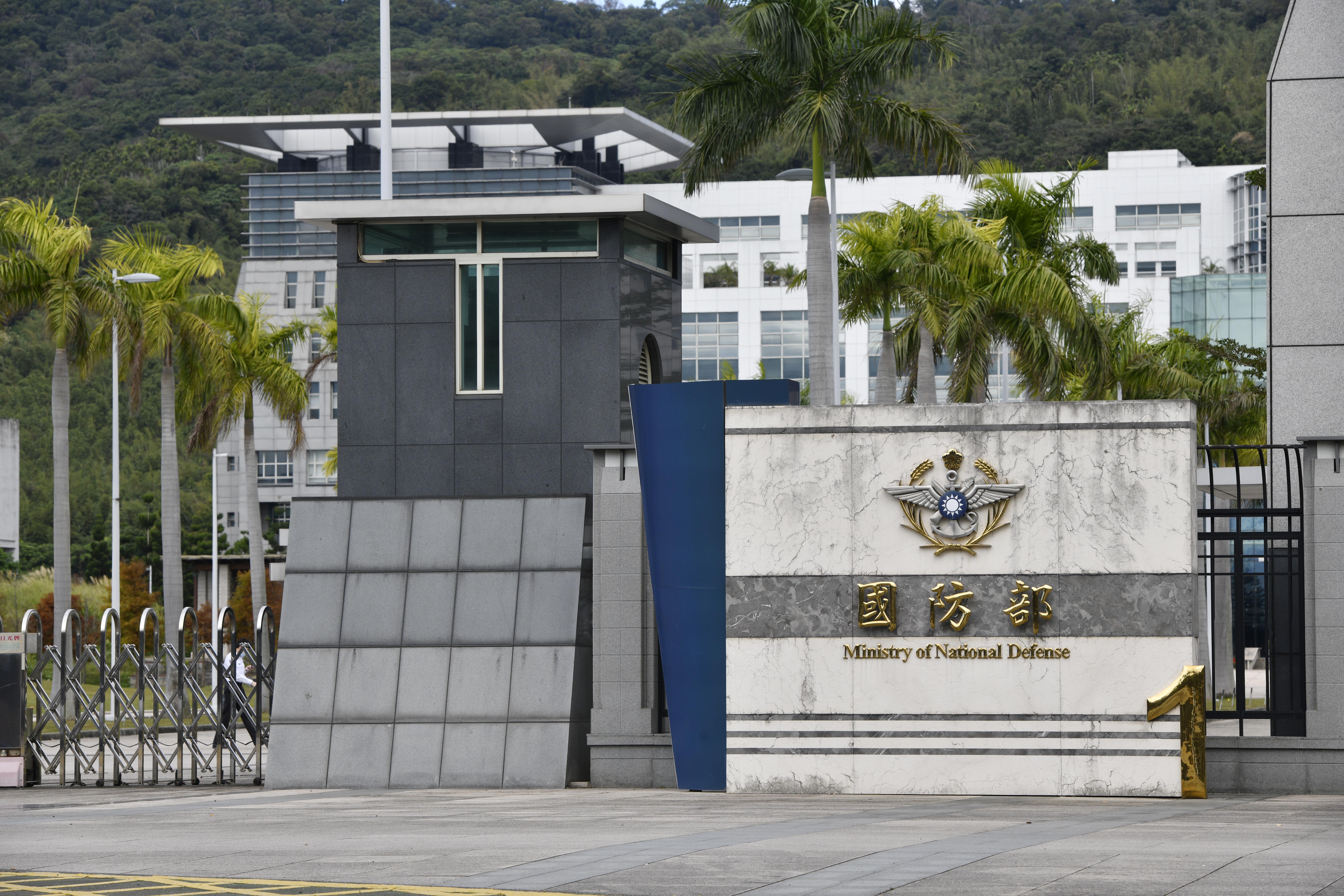 蘇丹紅食安風暴延燒全台，連陸軍後勤指揮部也購買了含有致癌辣椒粉的沙茶醬。