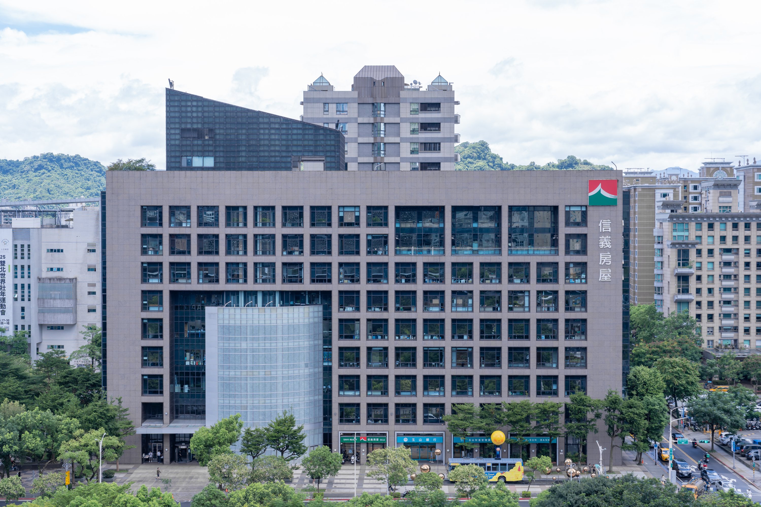 信義房屋表示，房屋仲介事業表現轉佳，人均產值逐月攀升。（信義房屋提供）