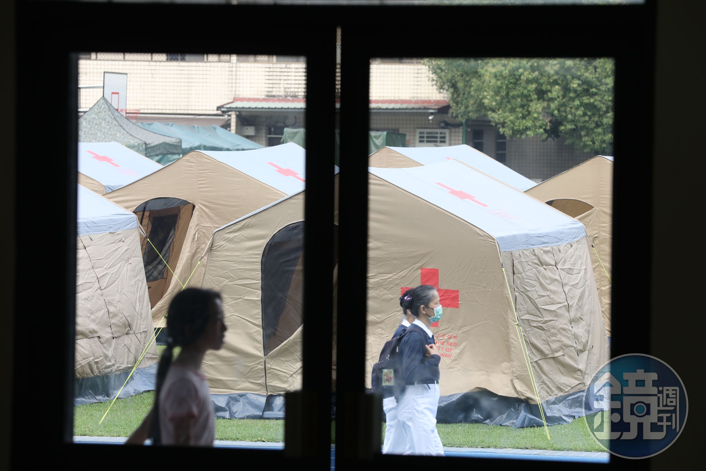 衛福部已收到3千多萬善款,圖為中華國小收容所。
