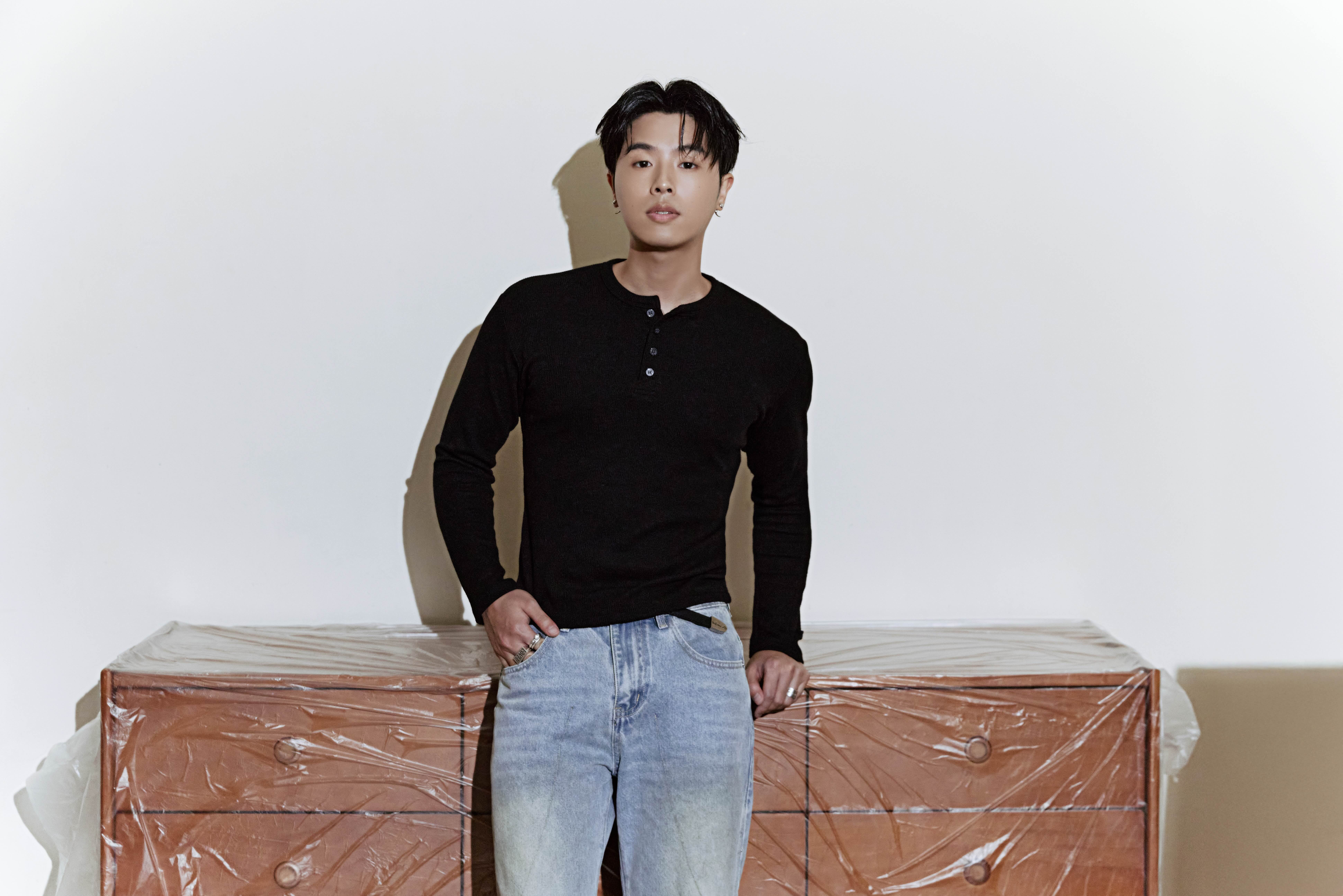 HowZ推出創作專輯《The Bloomin Prince / 花花公子》。（皓室創意Light House提供）