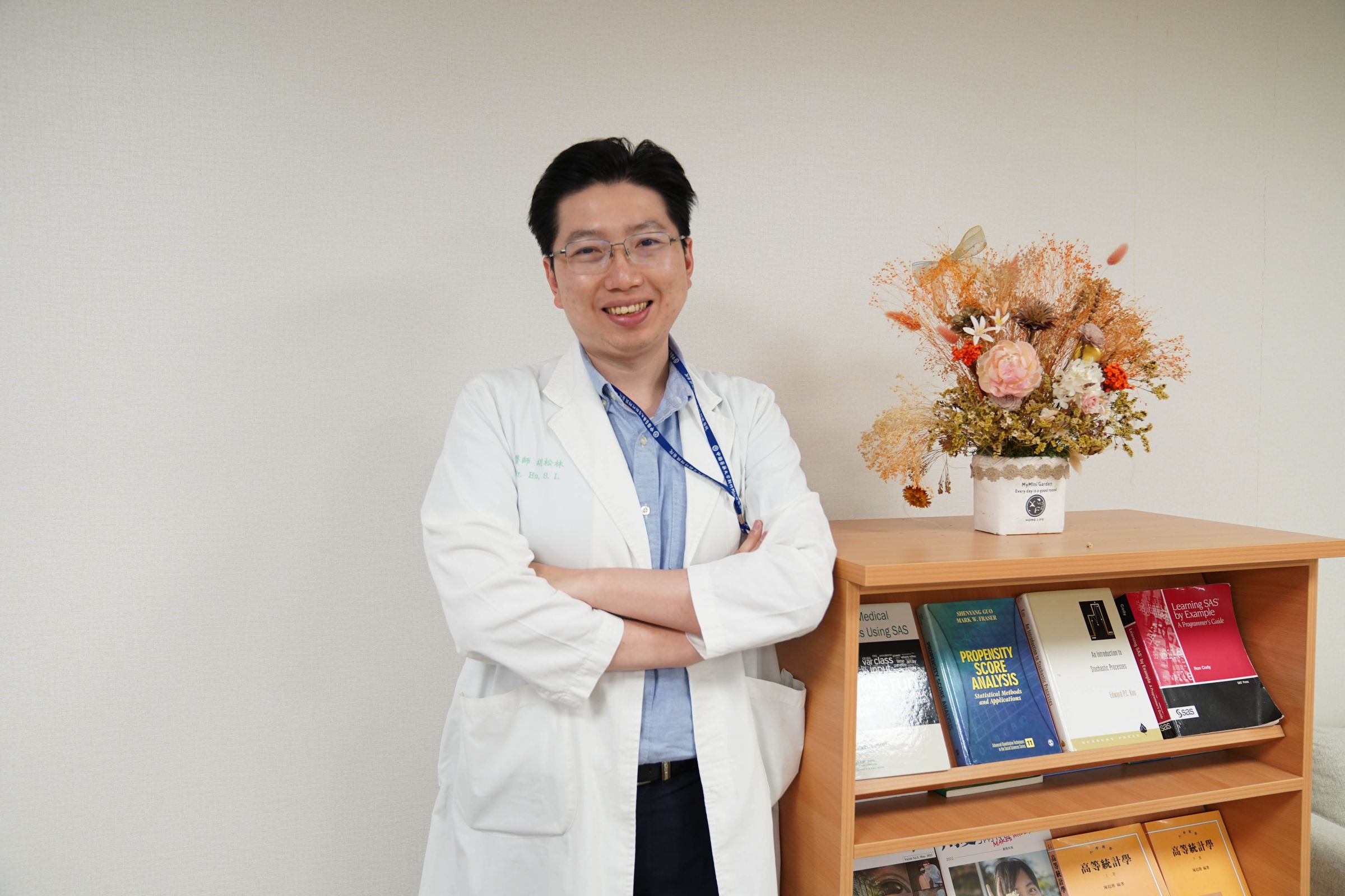 中醫大新竹附醫家醫科主任胡松林提醒民眾把握施打時機。(中醫大新竹附醫提供)