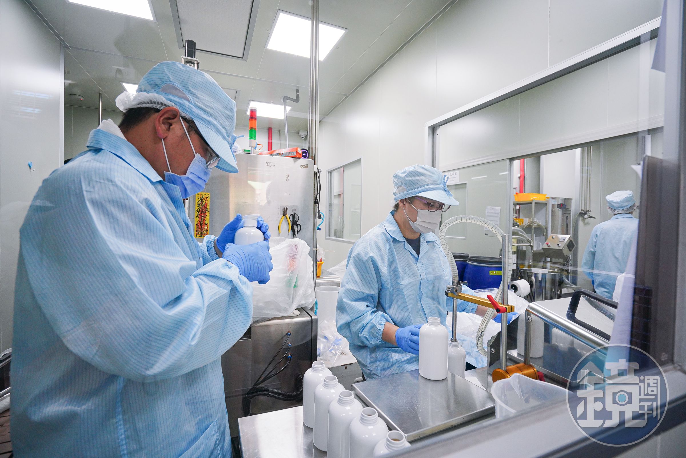 調料、裝瓶都在無塵室進行。