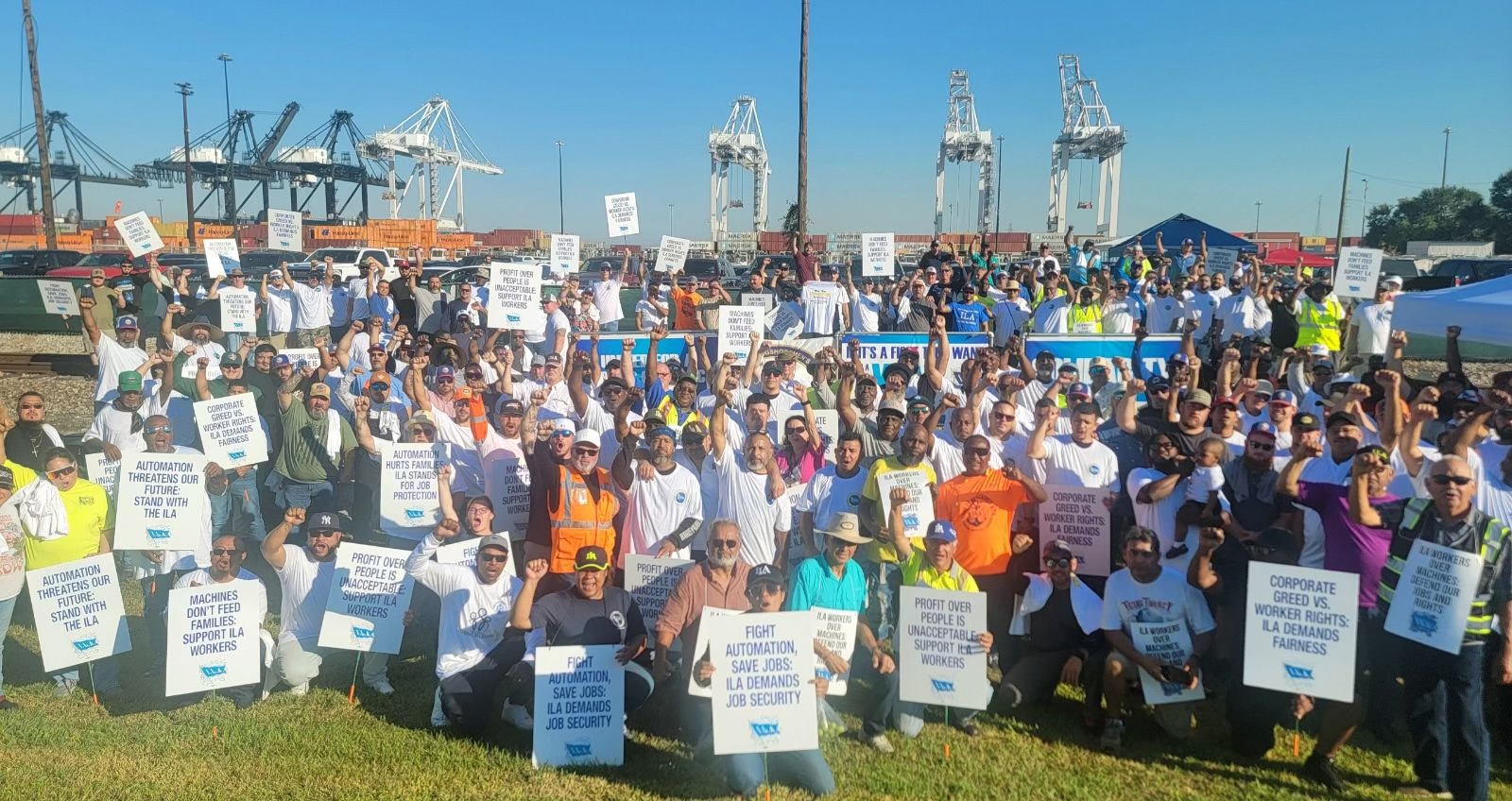 近5萬名國際碼頭工會（ILA）成員於當地時間週二在美國東部和墨西哥灣沿岸的主要港口開始罷工。（翻攝Facebook@International Longshoremen's Association）