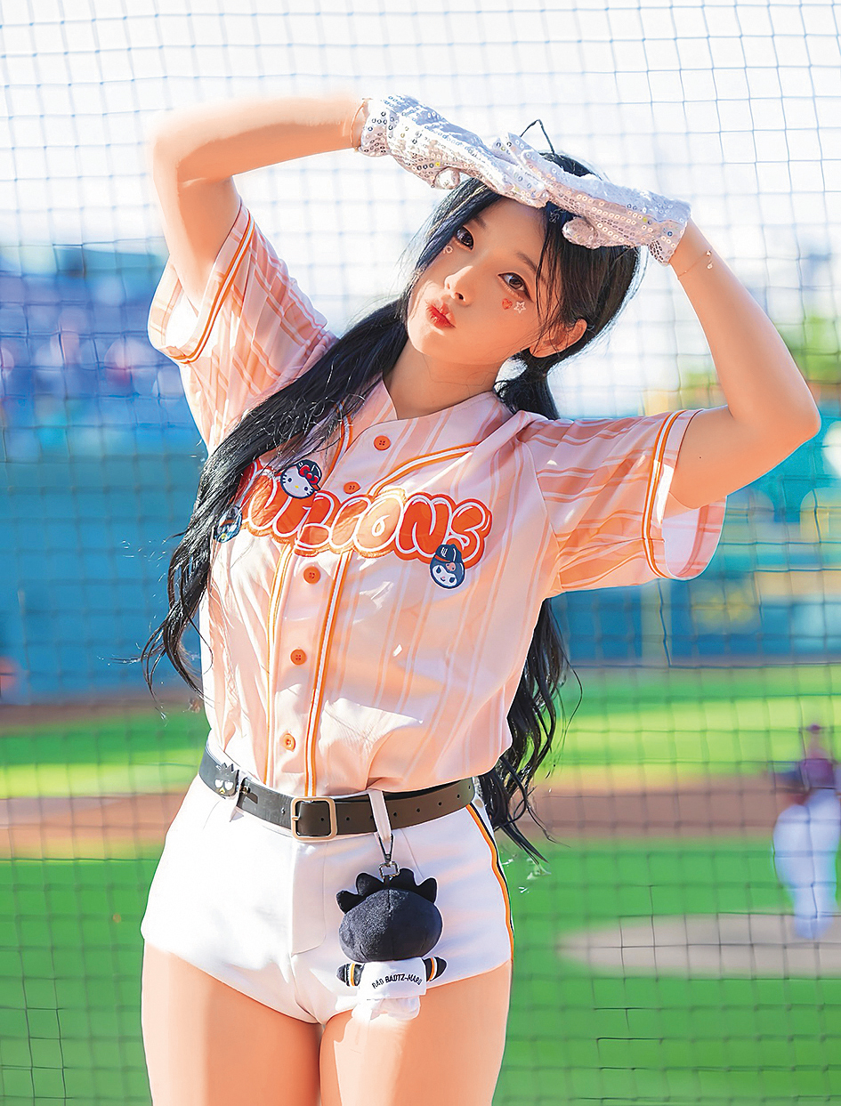 趙娟週目前是中華職棒統一獅啦啦隊Uni-Girls成員。	（翻攝自趙娟週IG）