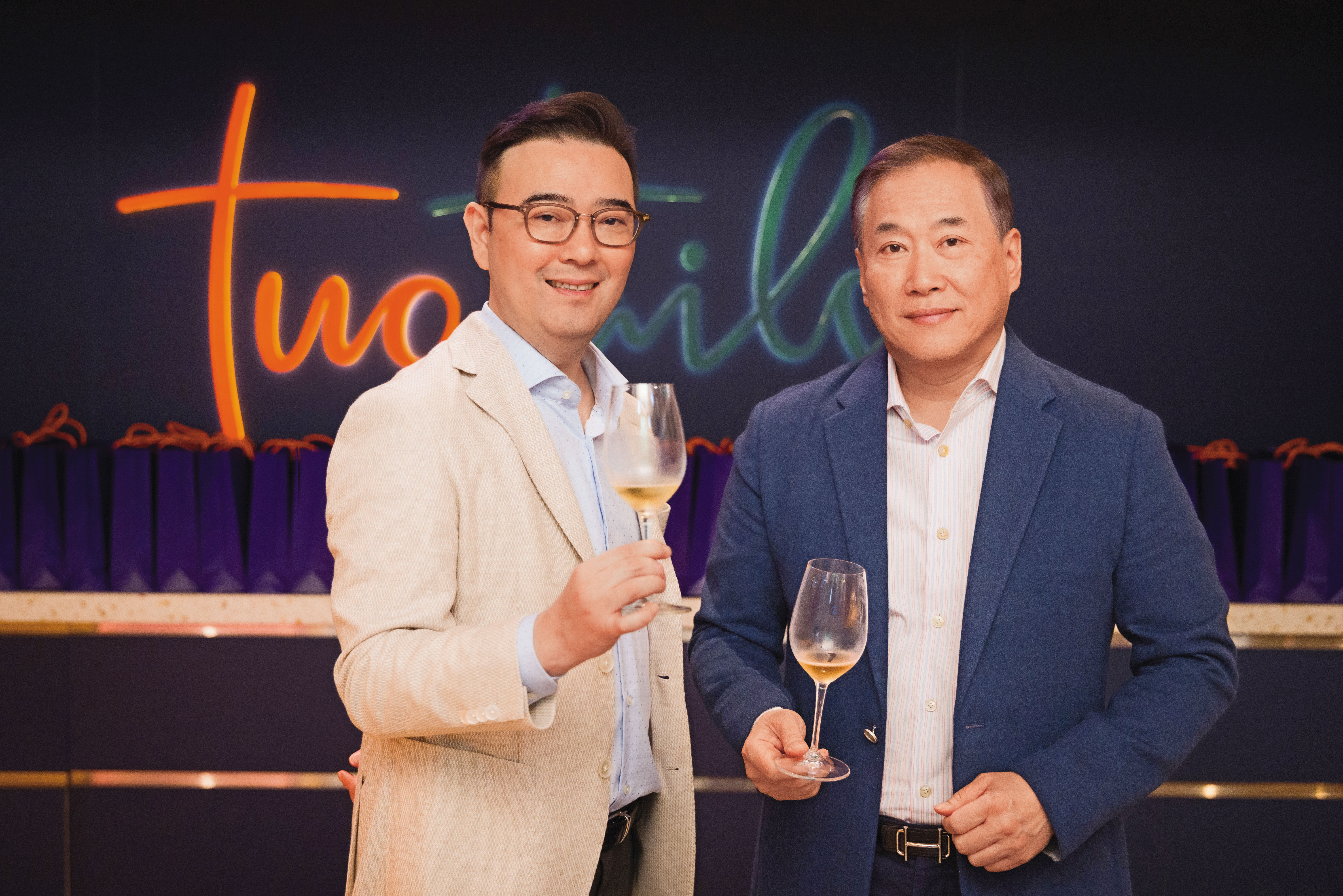 中租企業總裁辜仲立（右）聘請馮傑（左）打造旗下新品牌，2人在十多年前結識於北京。（樂樂旅提供）