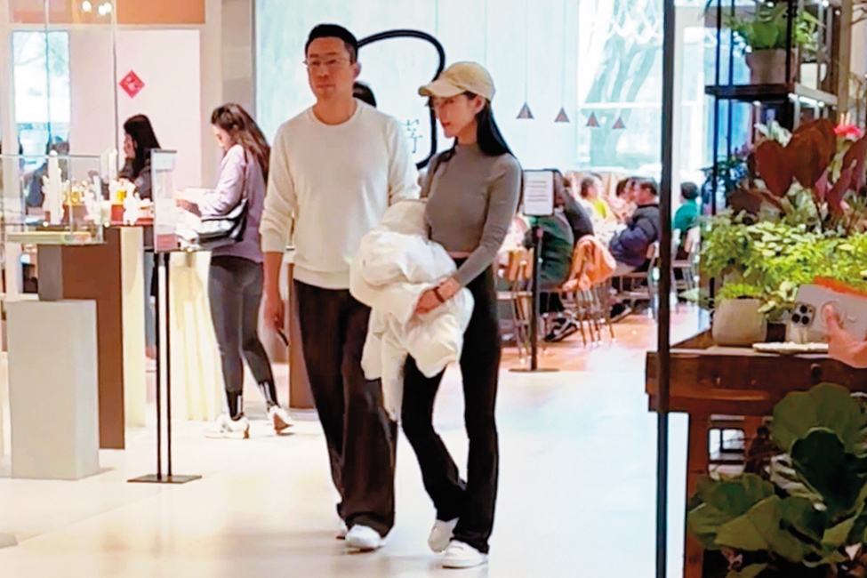 2/12 15：29 汪小菲與Mandy正熱戀中，而且在台北有愛巢，感覺已經穩定發展到了一定地步。