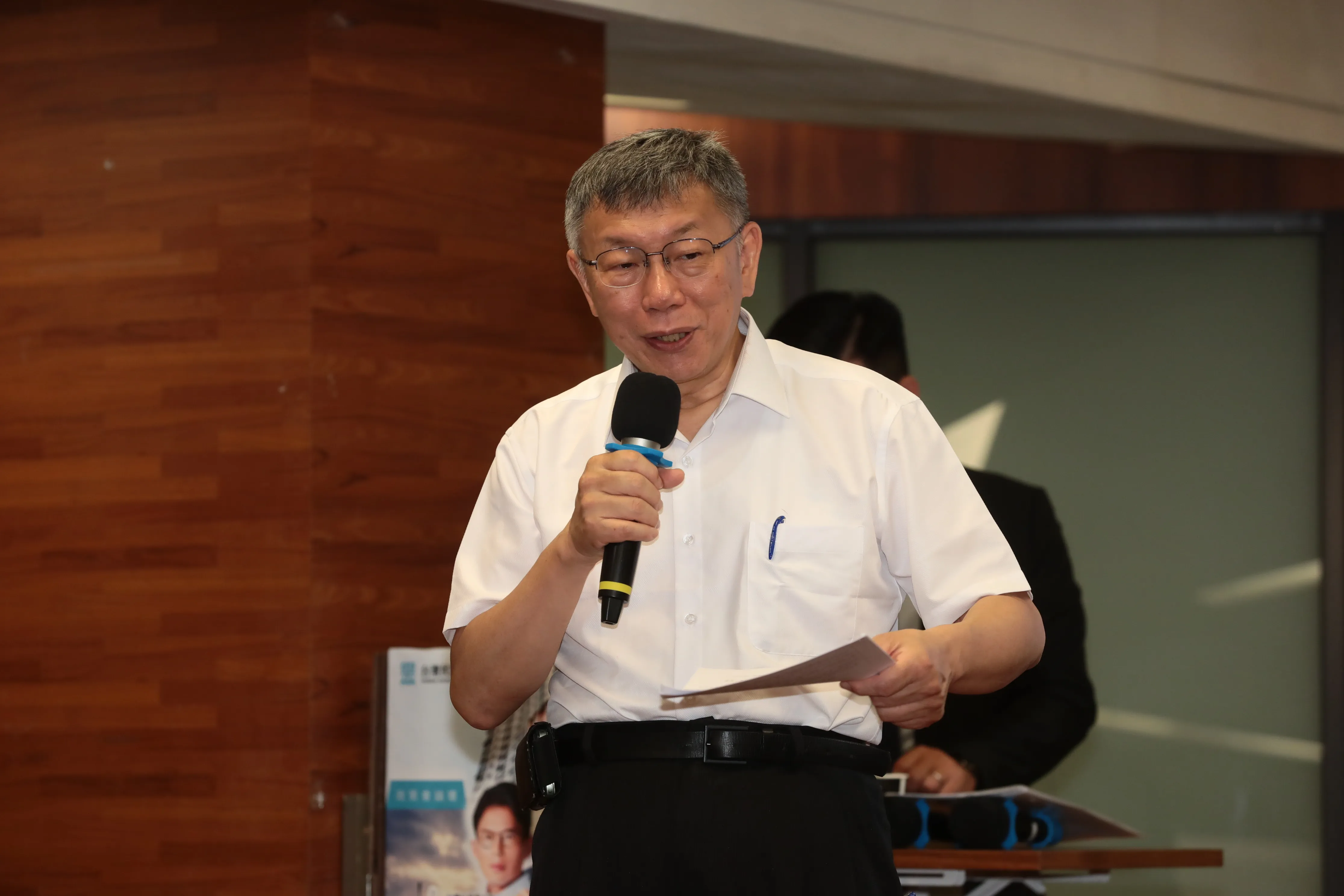 柯文哲提「綠白合」聯合政府概念　黃暐瀚：難道過去2年都在「搞蛋」？