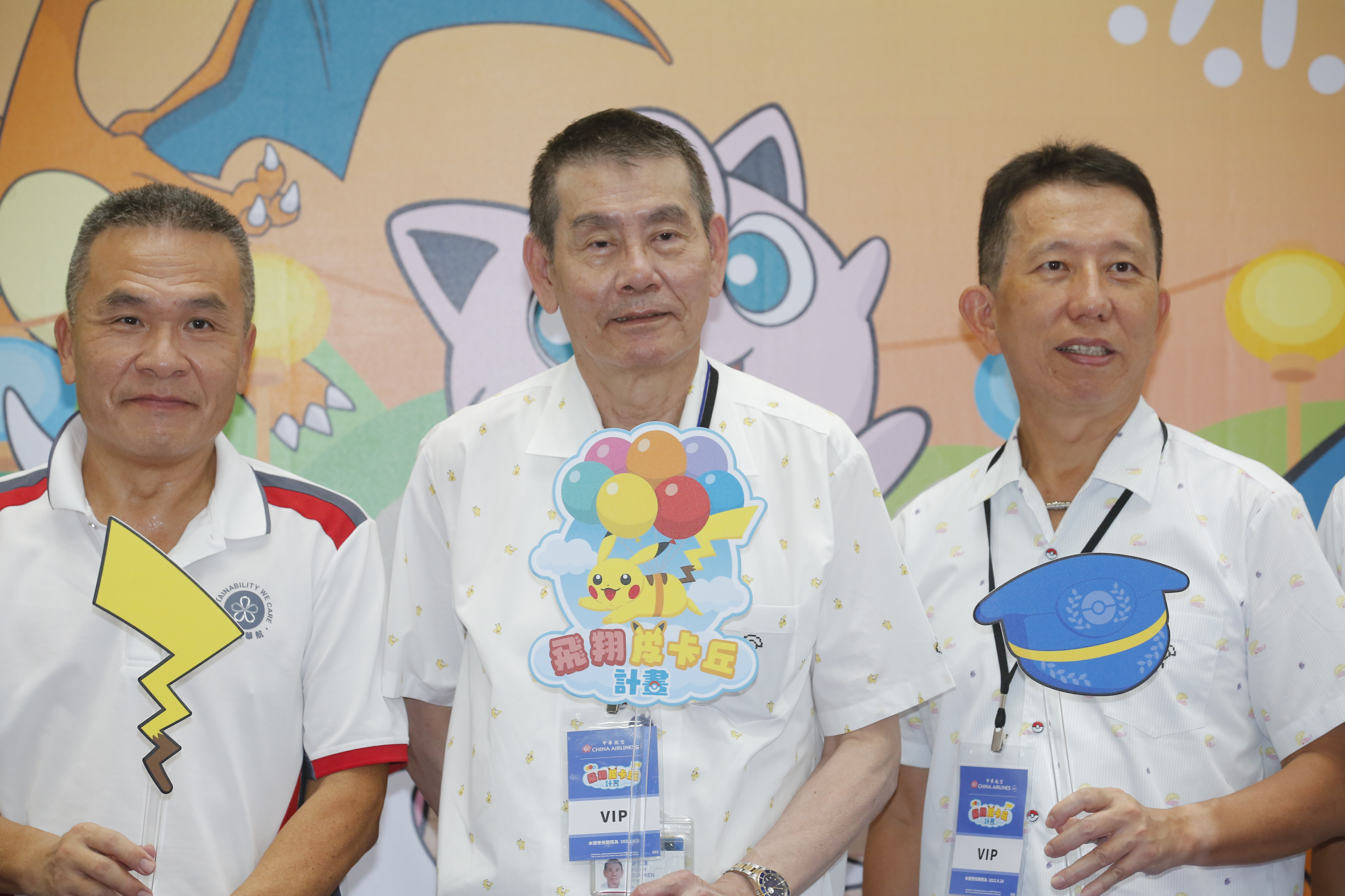 73歲的華航董事長謝世謙（中）今日上午驚傳疑似心肌梗塞猝逝。（本刊資料照）