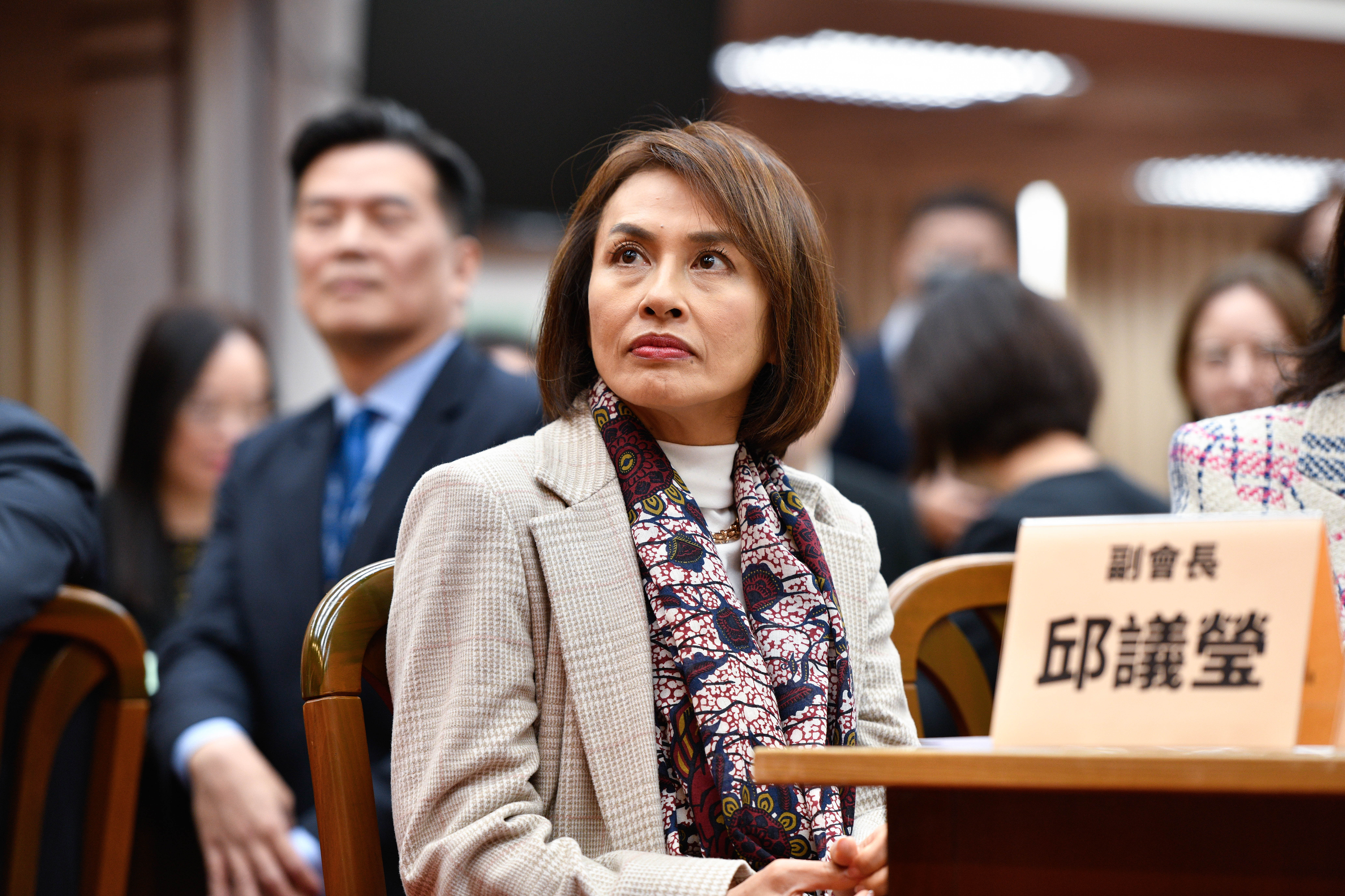 民進黨立委邱議瑩的辦公室主任爆出酒駕爭議，遭依公共危險罪嫌移送地檢署偵辦。