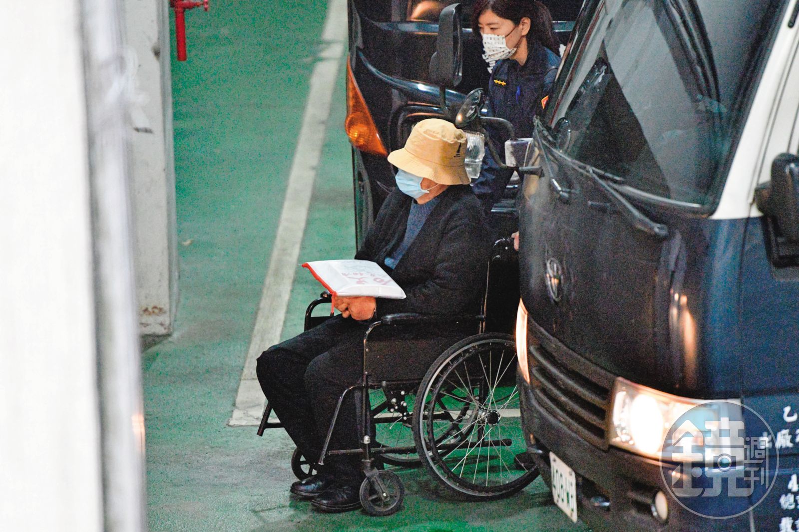 沈慶京行賄柯文哲後獲違法容積率市值逾百億元，將遭依行賄罪起訴