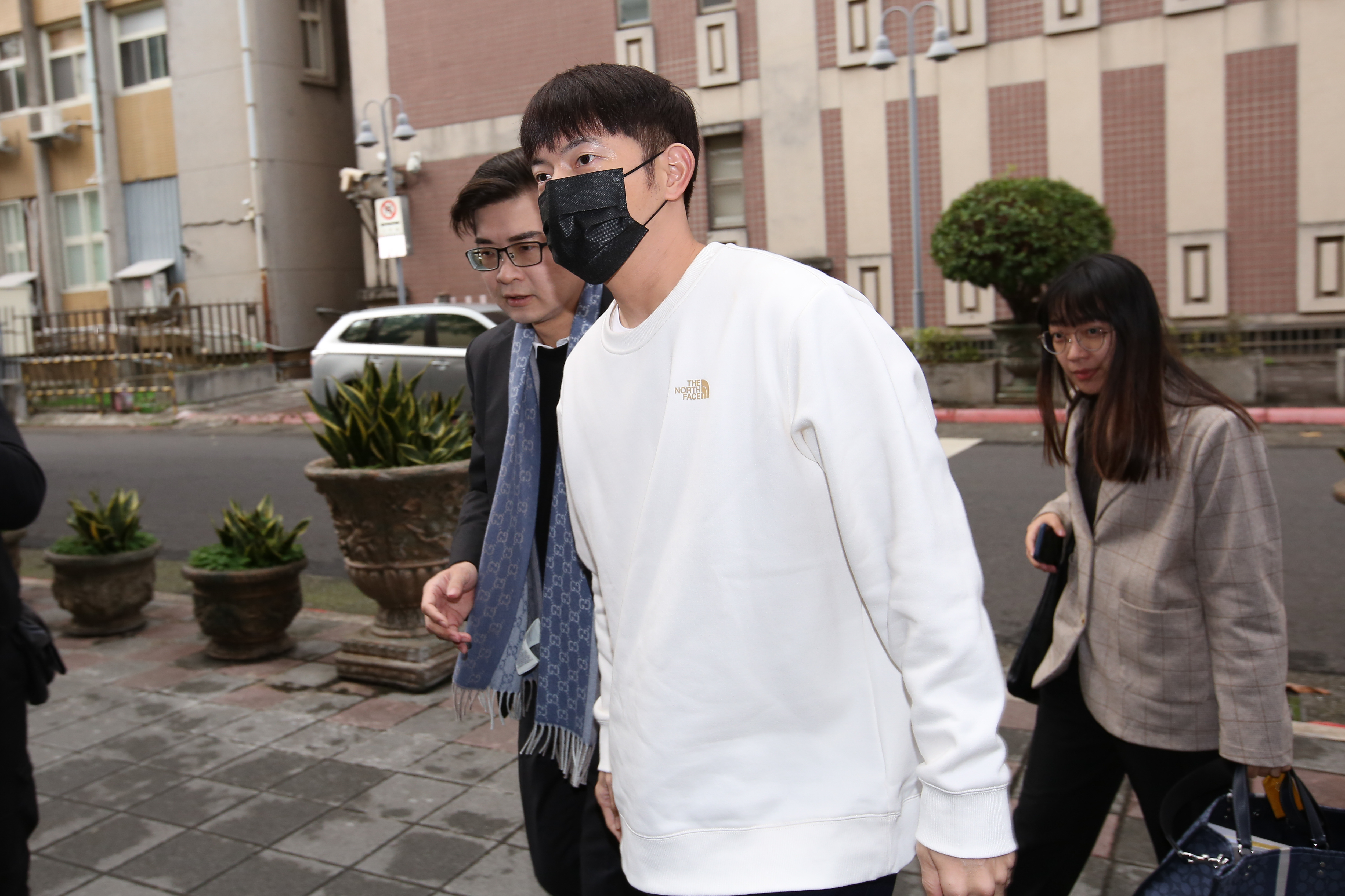 宥勝因猥褻案出庭，只說謝謝。