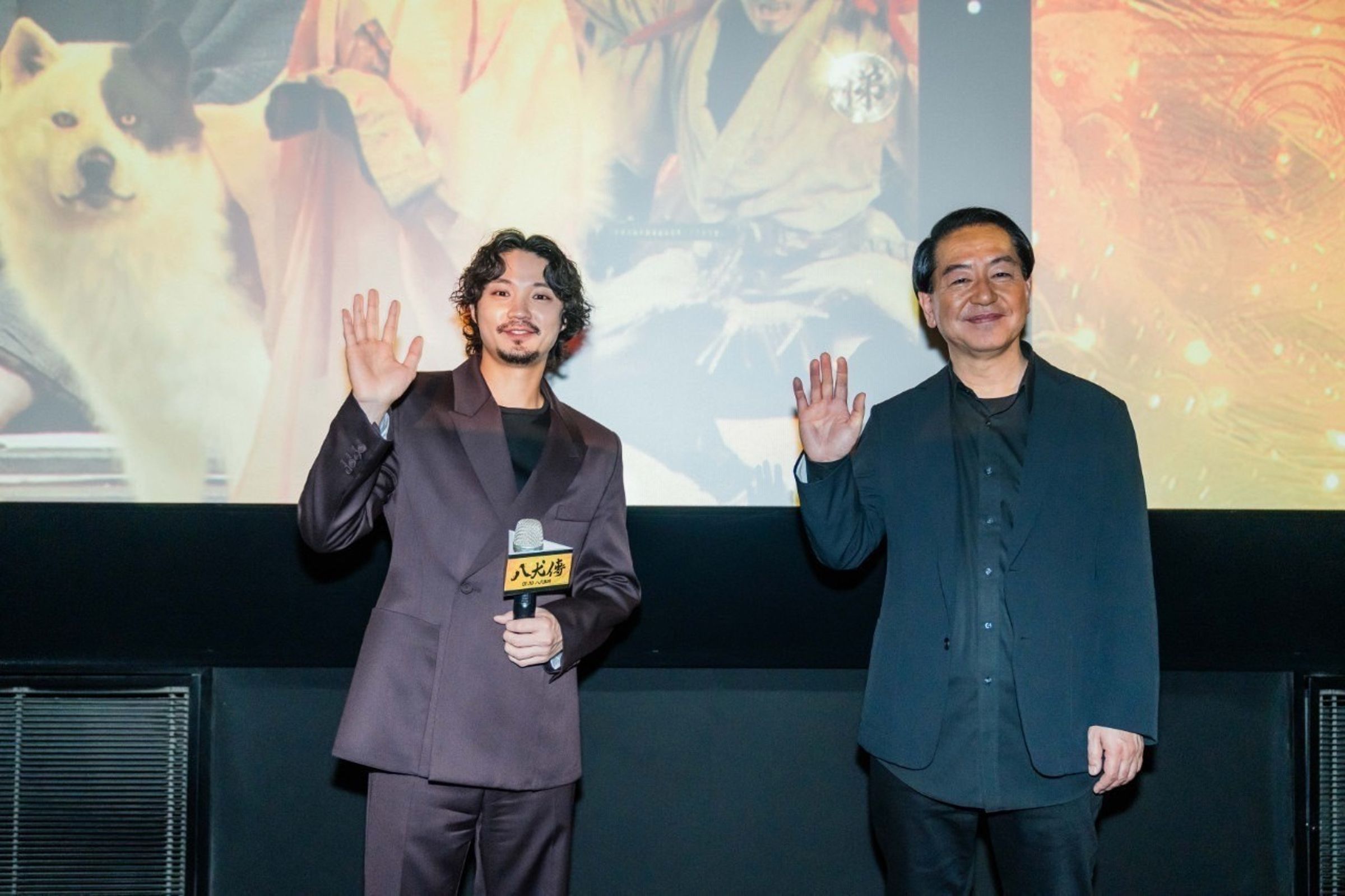  導演曾利文彥（右）上月底與片中演員之一磯村勇斗來台為電影宣傳，親自回答影迷問題。（原創娛樂提供）
