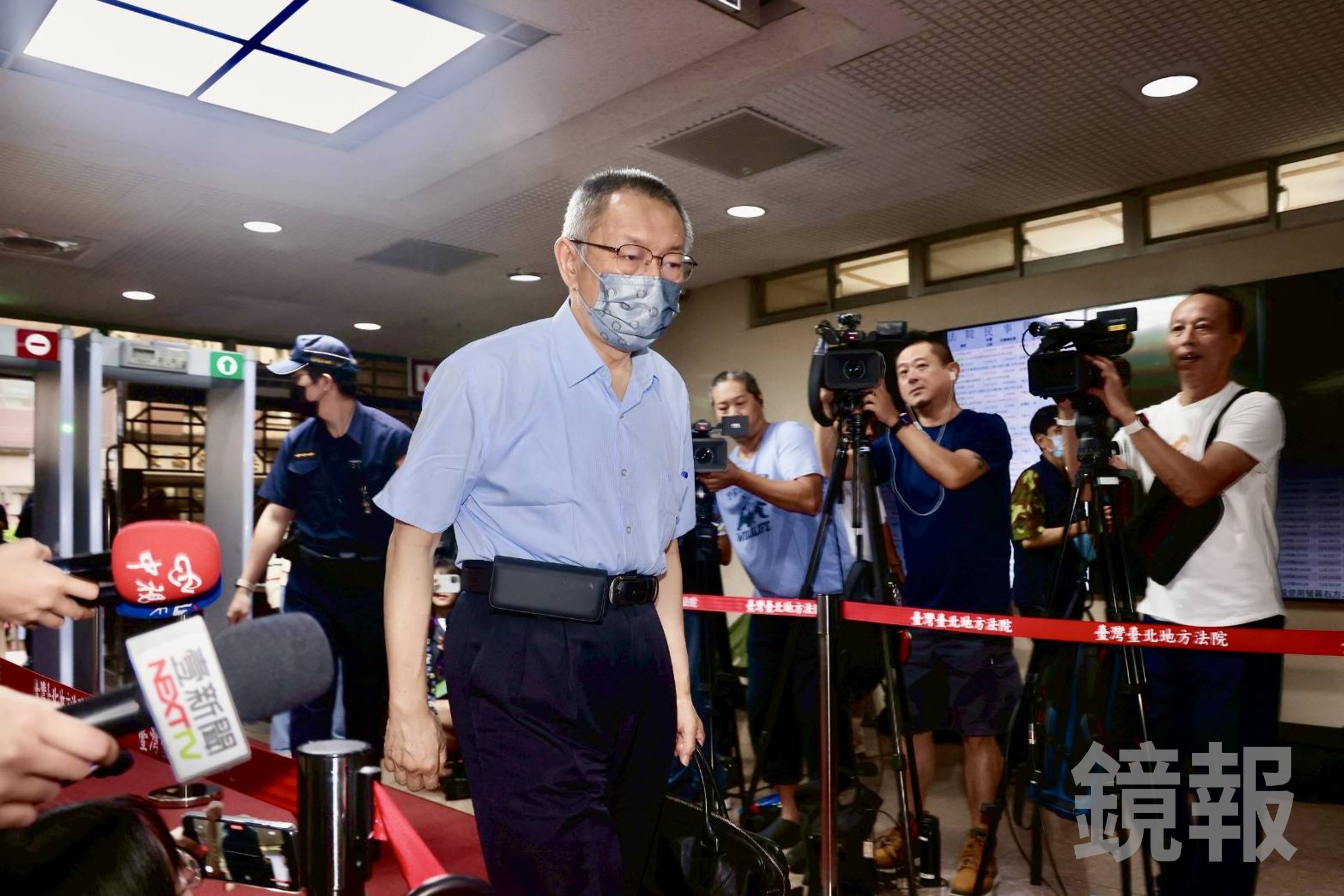 柯文哲今就政治獻金案出庭。（鏡報林煒凱攝）
