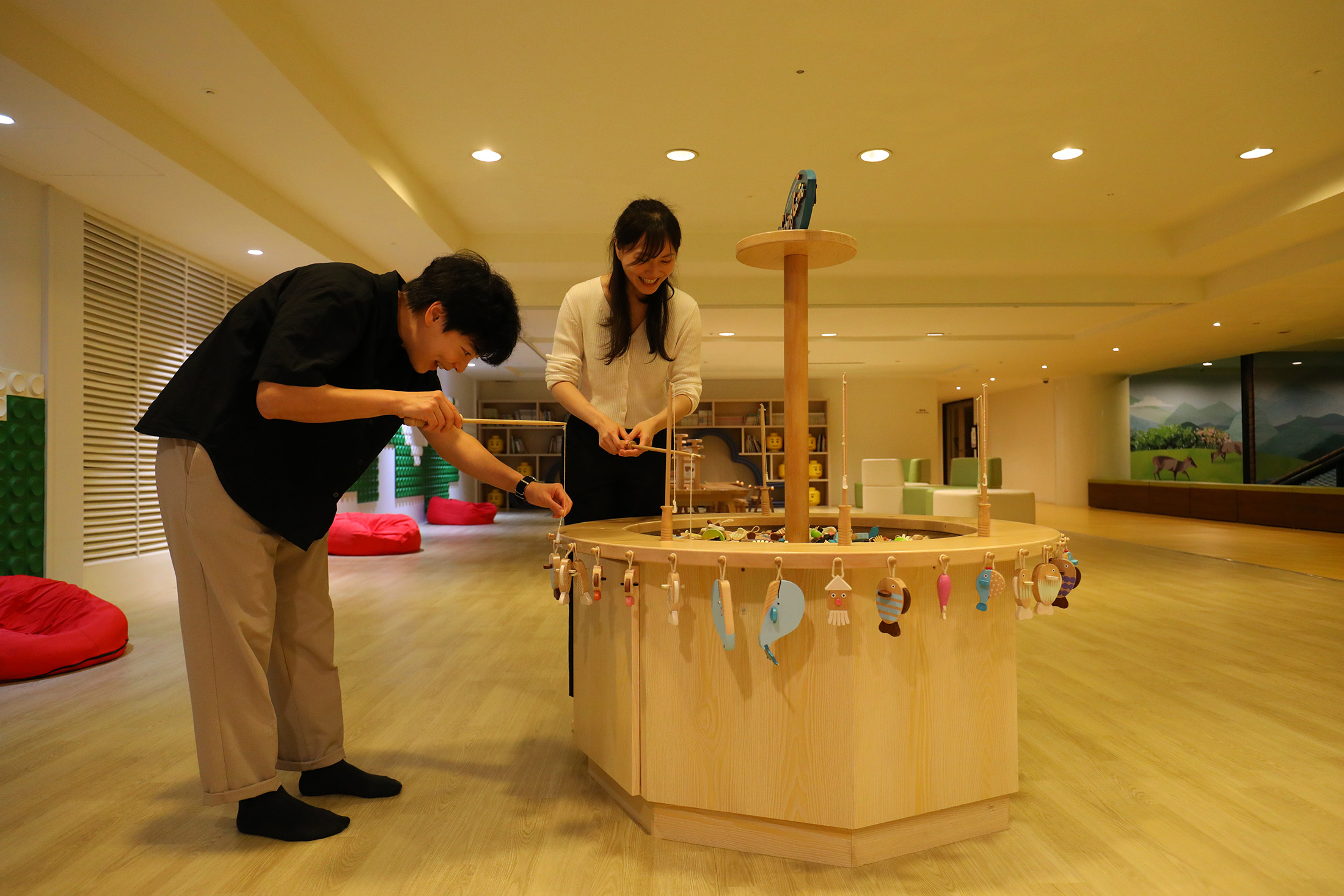 飯店娛樂館提供豐富遊樂設施，從桌遊、電動玩具、撞球檯、桌球室到扮家家酒，應有盡有。