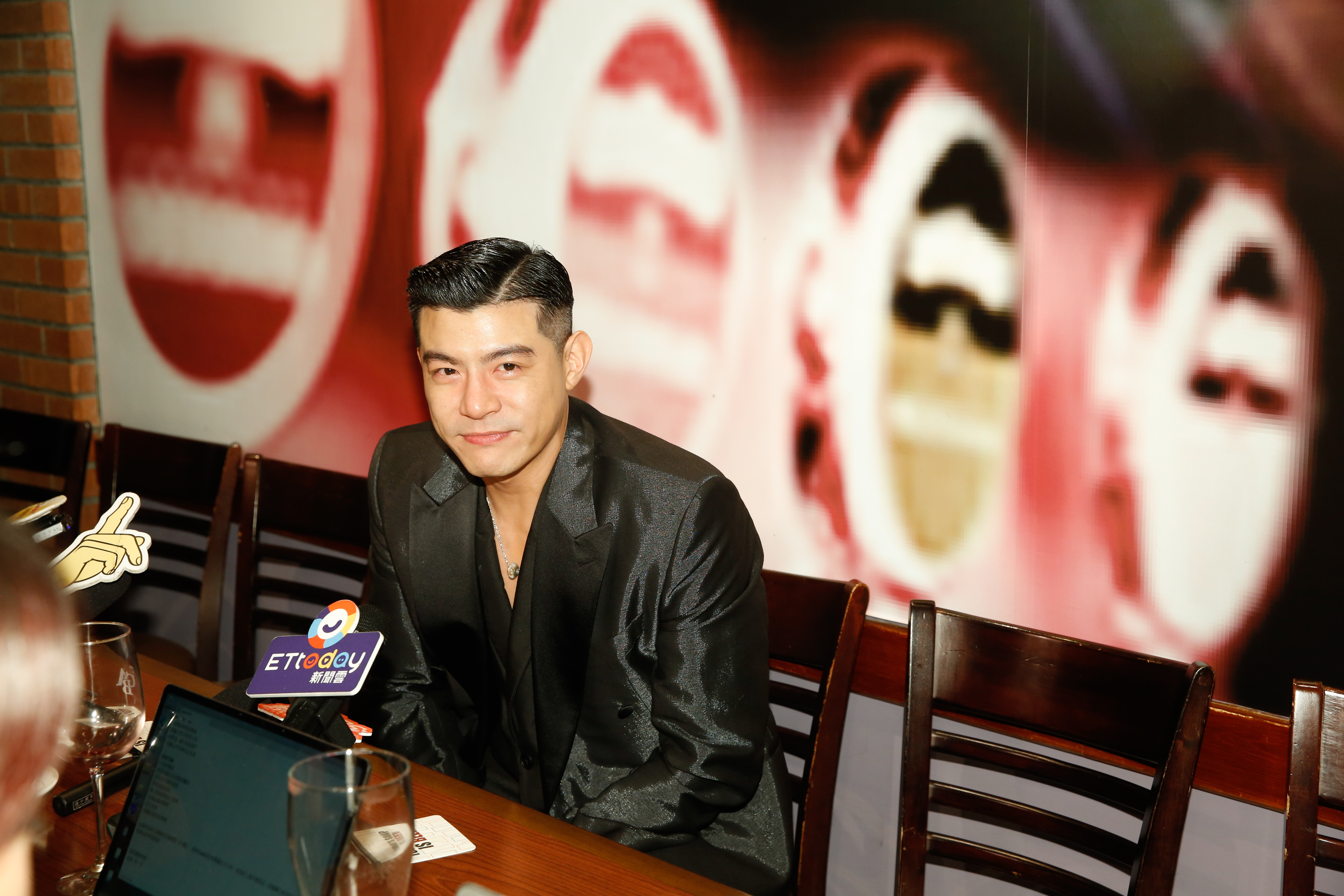 李安早年《少年Pi的奇幻漂流》曾找王柏傑演一名水手，當時王柏傑沒人敢找，整人陷入低潮。