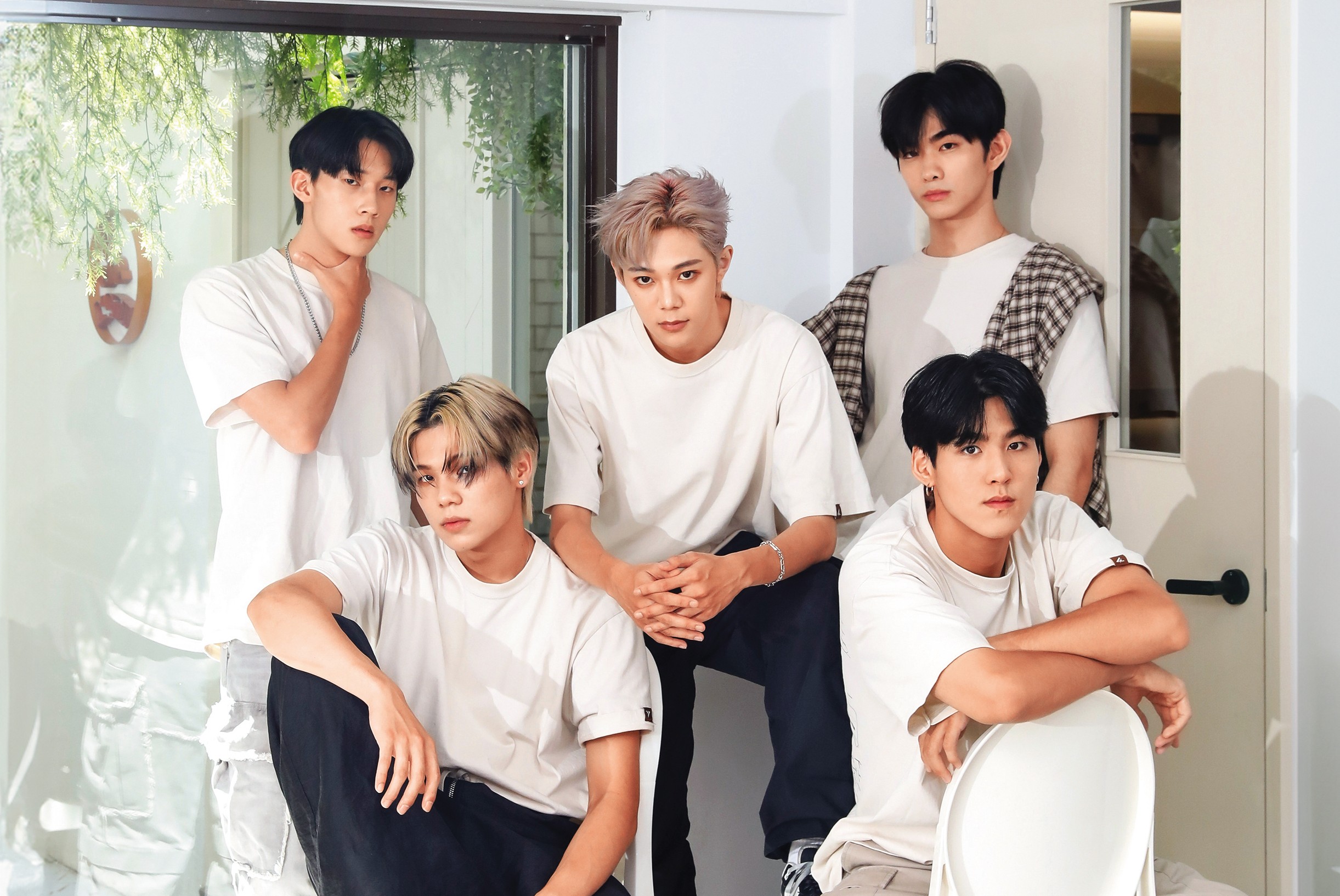 Vin（左起）、伍承慶、Alex、禾雁凱與李洸銘在節目開播初期都隸屬於晨之星，人氣相當高。