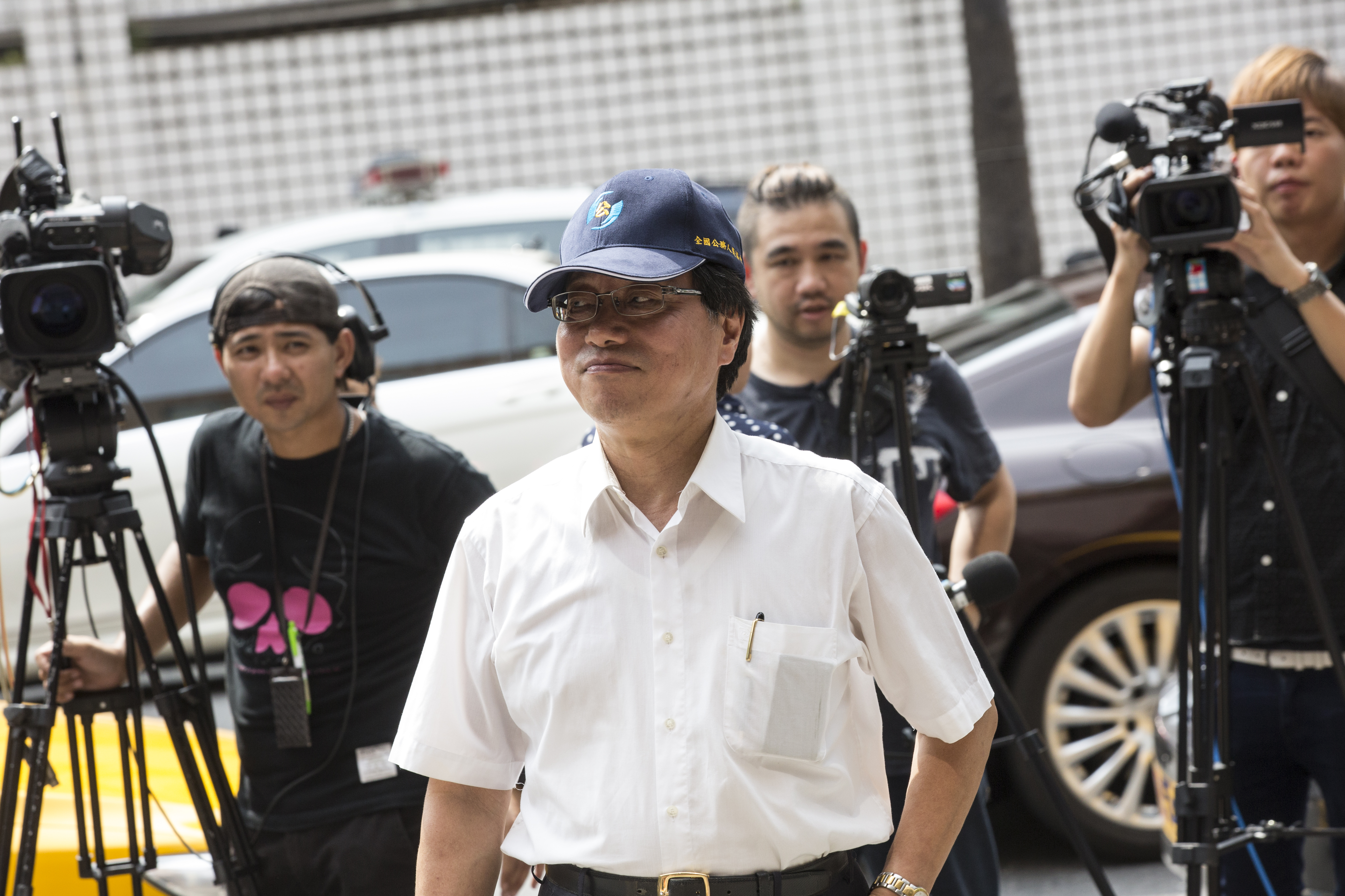 李來希今po文，指有消息透露，行政院將不執行公教退撫停止逐年遞減修正案，讓他不滿直呼「憑什麼？」（本刊資料照）