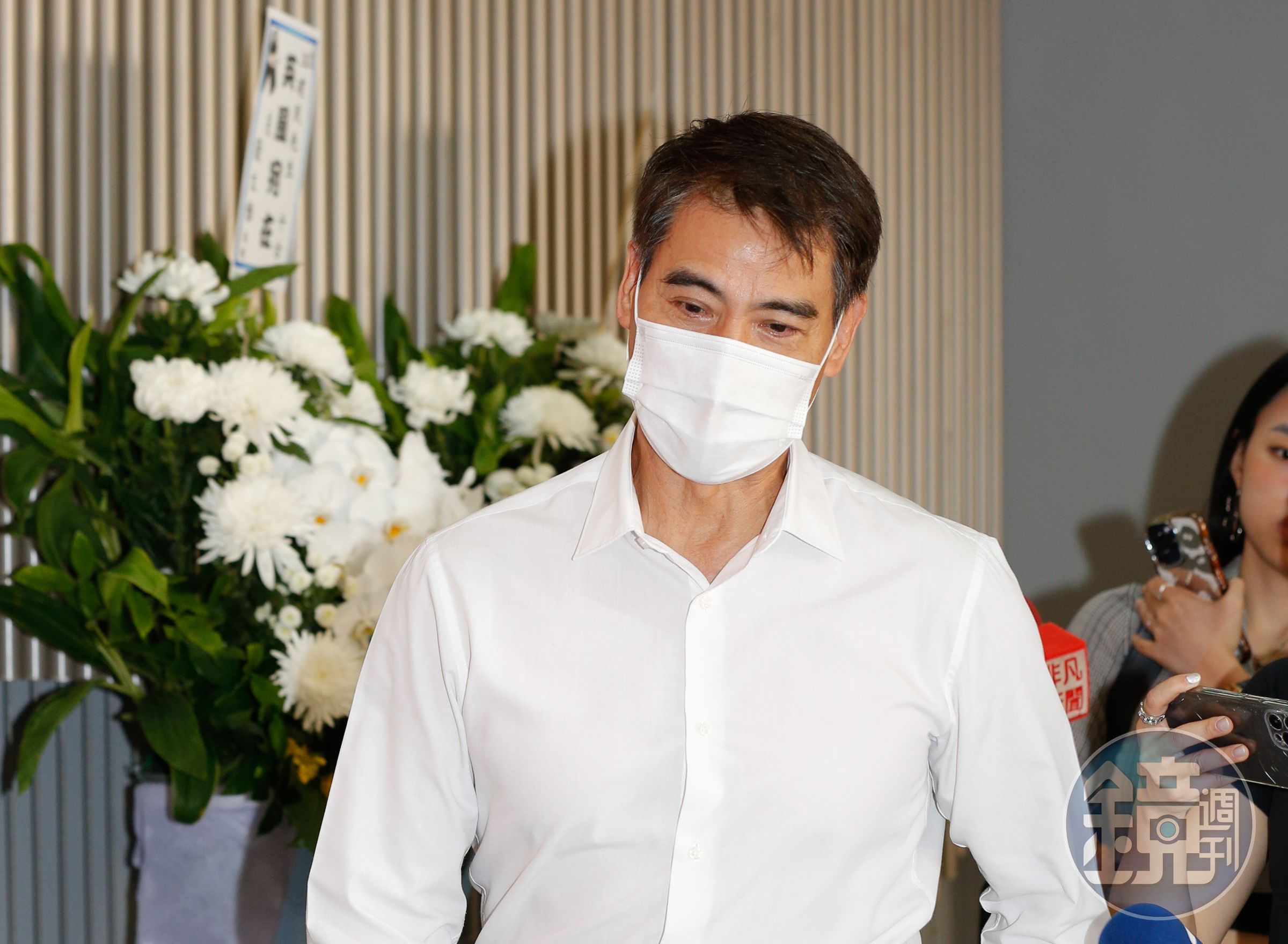 汪建民突然離世,翁家明不捨送別。