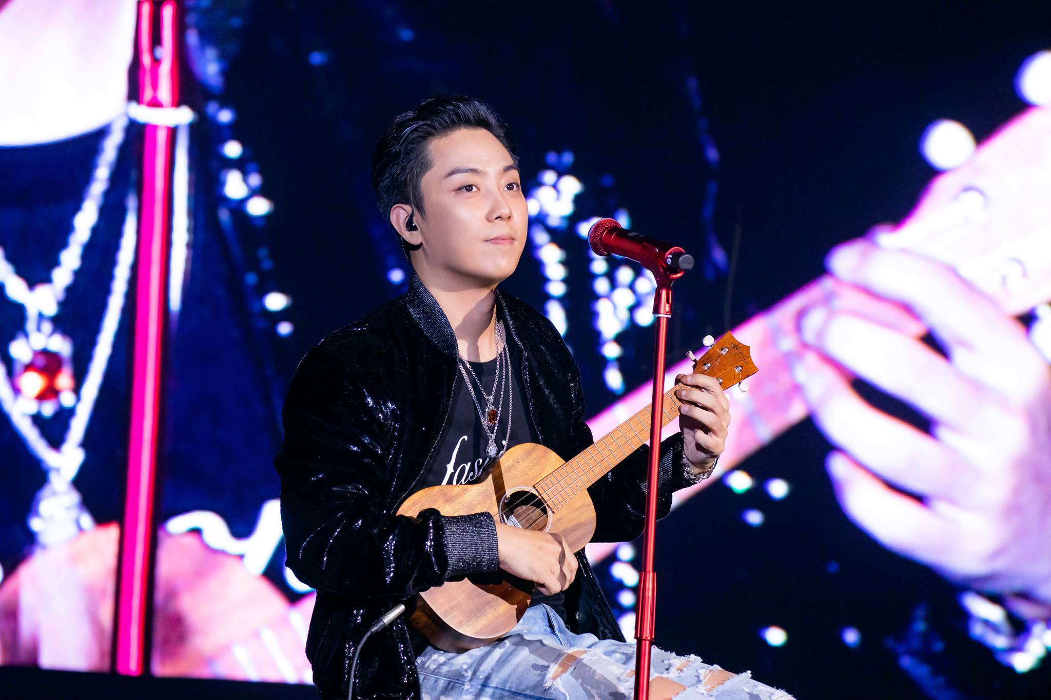  殷志源7年前在台北國際會議中心舉辦個人首次的台灣售票見面會，兩千張門票售罄。（希林國際提供）