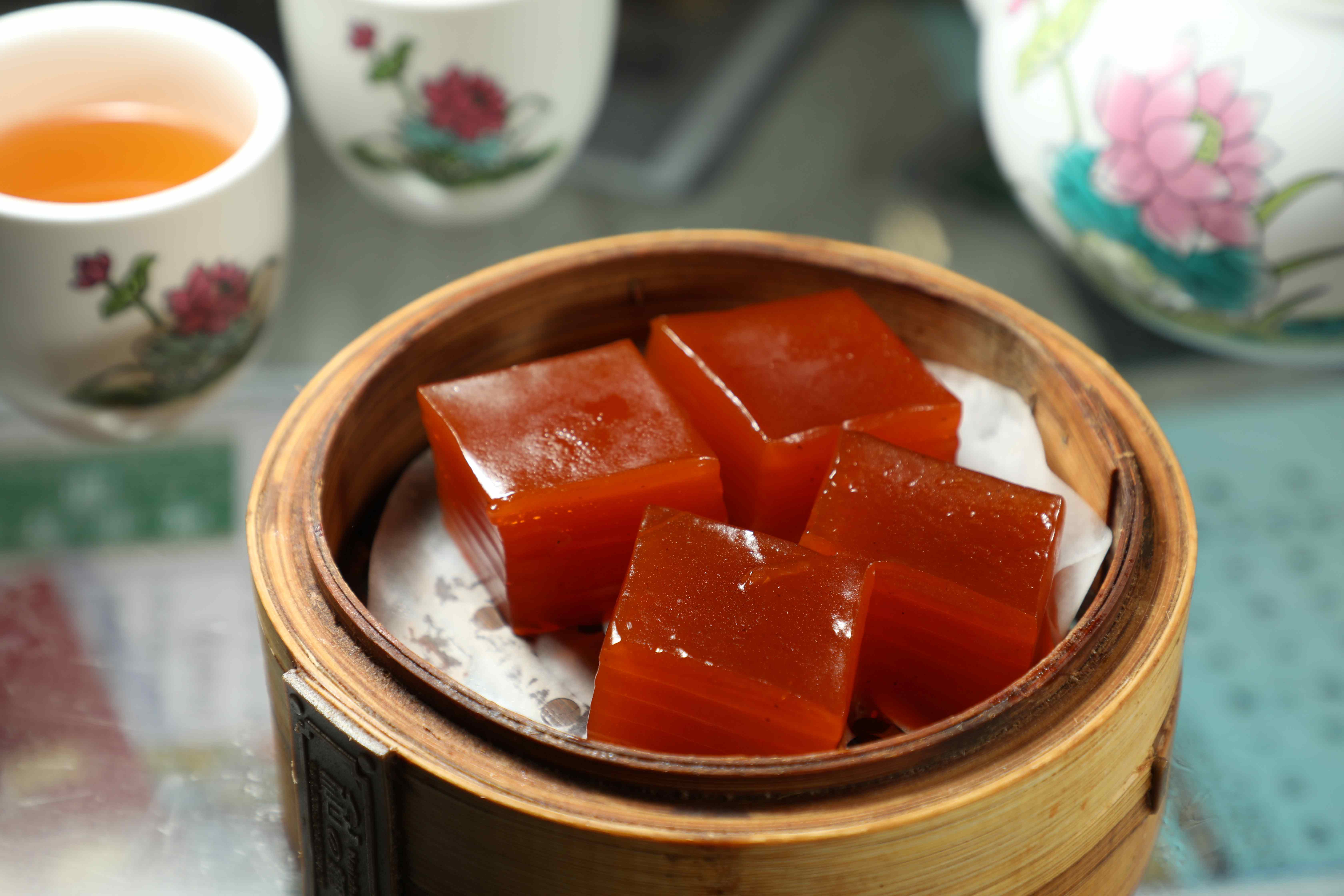 模樣喜慶的「紅棗糕」，入口有淡淡的紅棗甜香。（港幣30元／份，約NT$122）