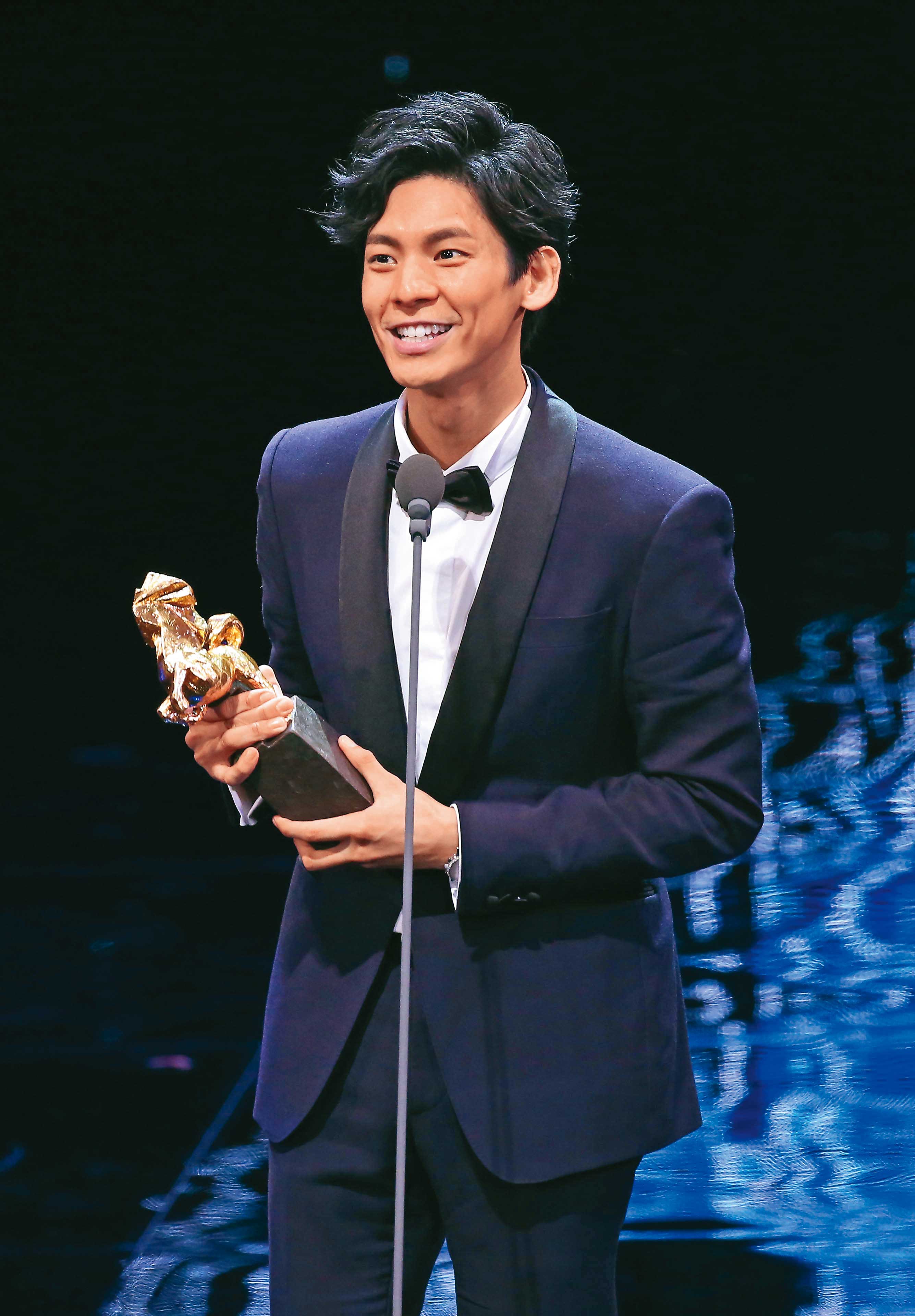 林柏宏以《六弄咖啡館》獲得金馬獎最佳男配角獎,受到矚目。