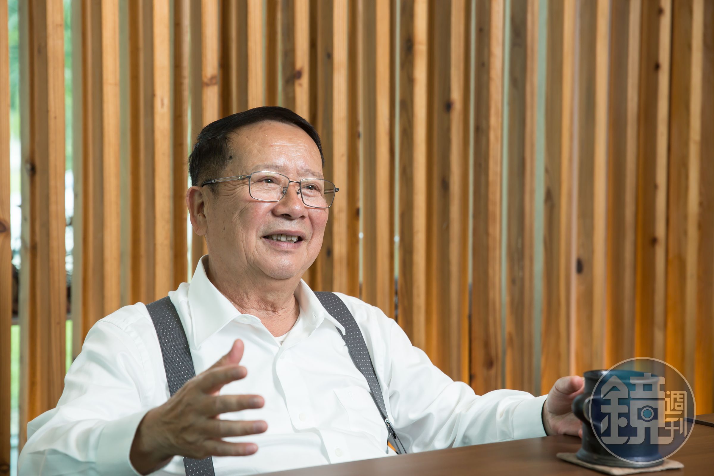 正瀚生技董事長吳正邦沒什麼休閒娛樂,唯一喜歡吃大閘蟹,一次買20箱,身邊人都受惠。
