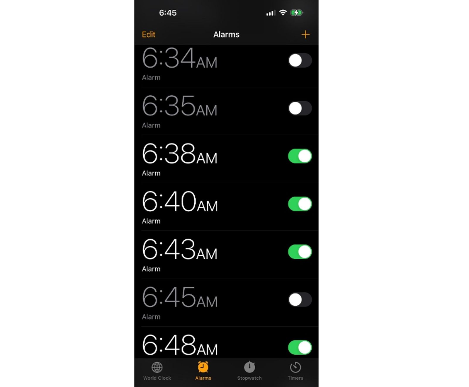 網友po出截圖抱怨自己的iPhone15鬧鐘，沒有在設置好的時間正常運作。（翻攝自reddit）
