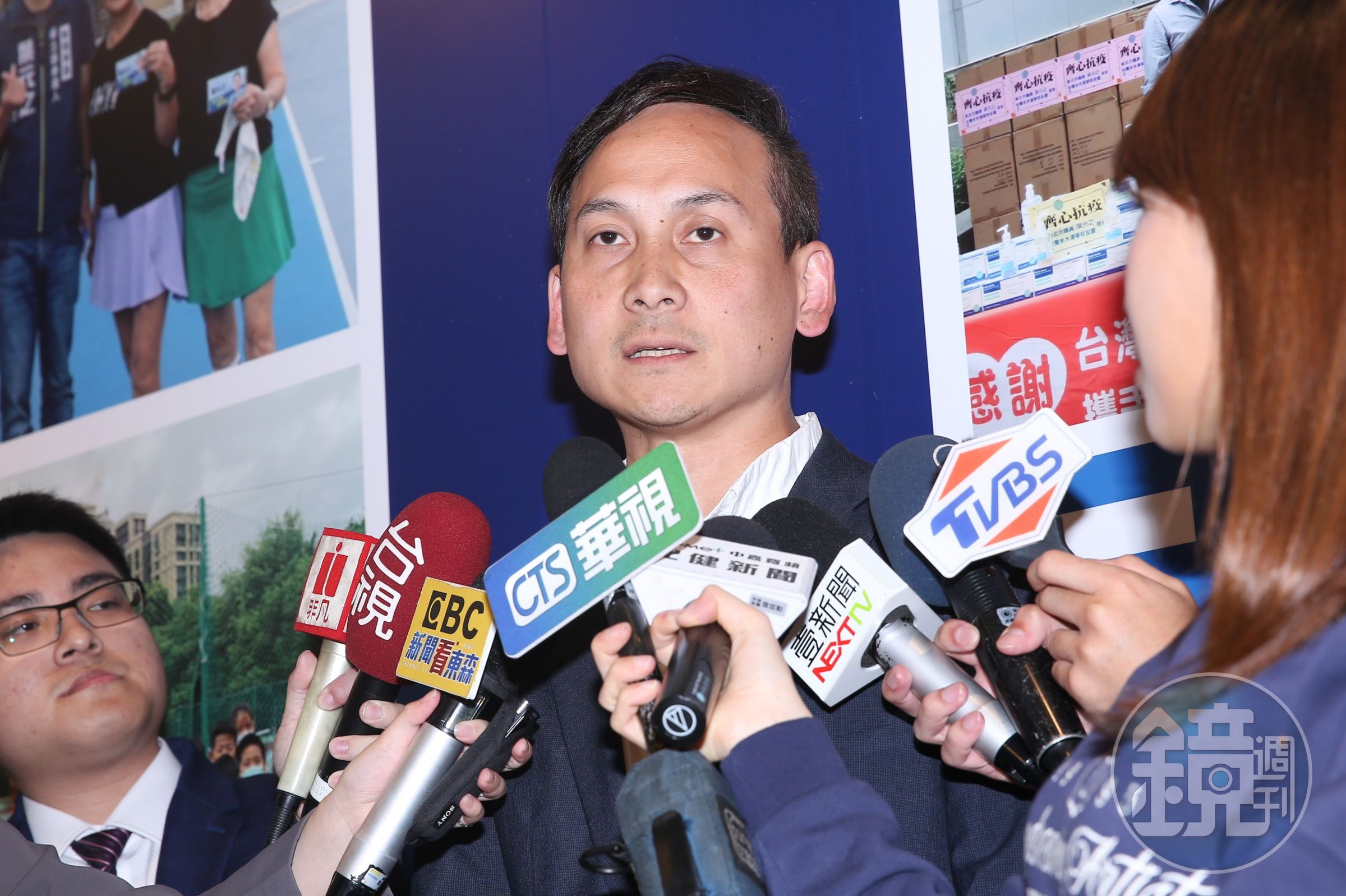 葉元之中止羅致政連任,翻綠轉藍。