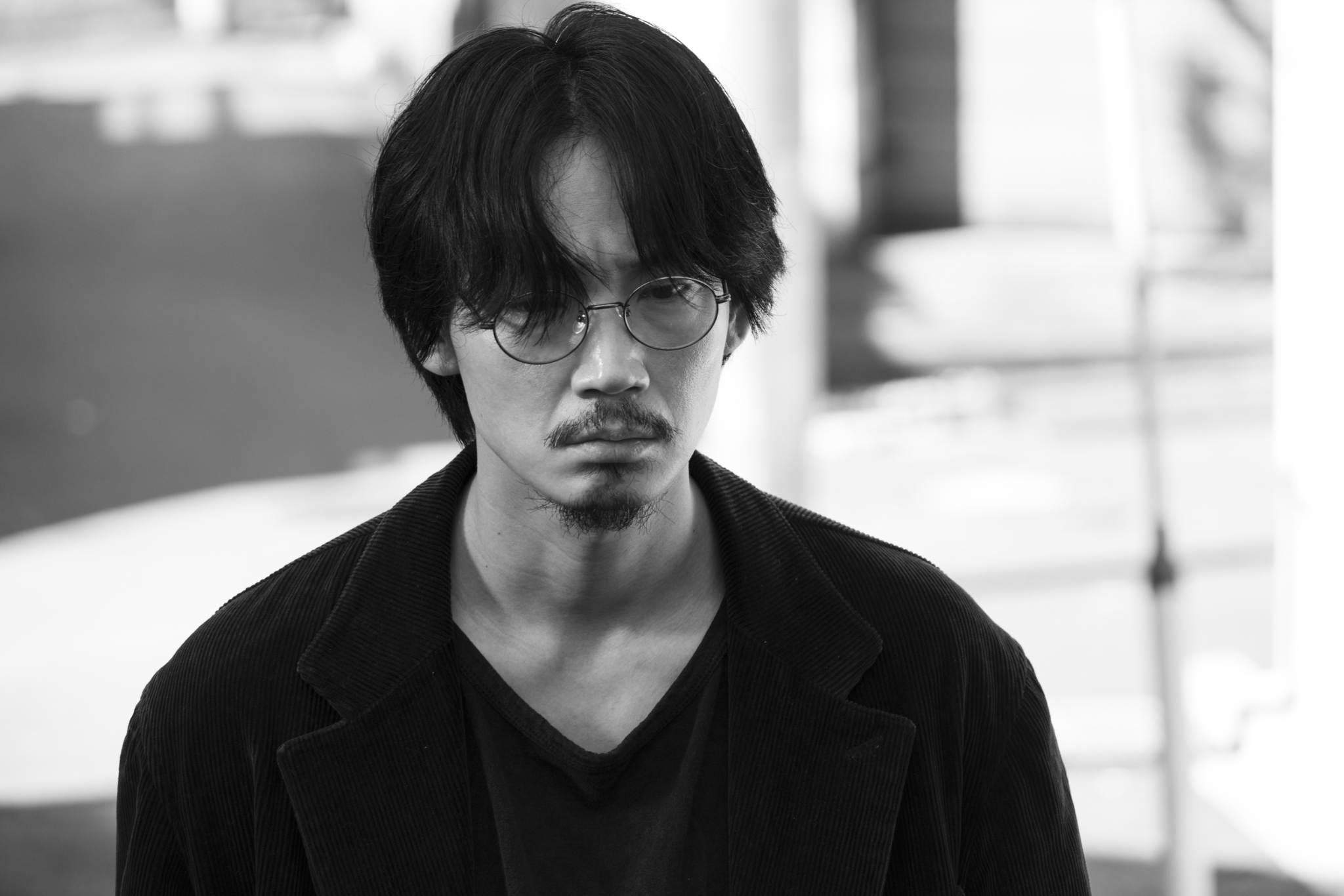 綾野剛今天受訪時不時會用中文回應媒體。（中影提供）