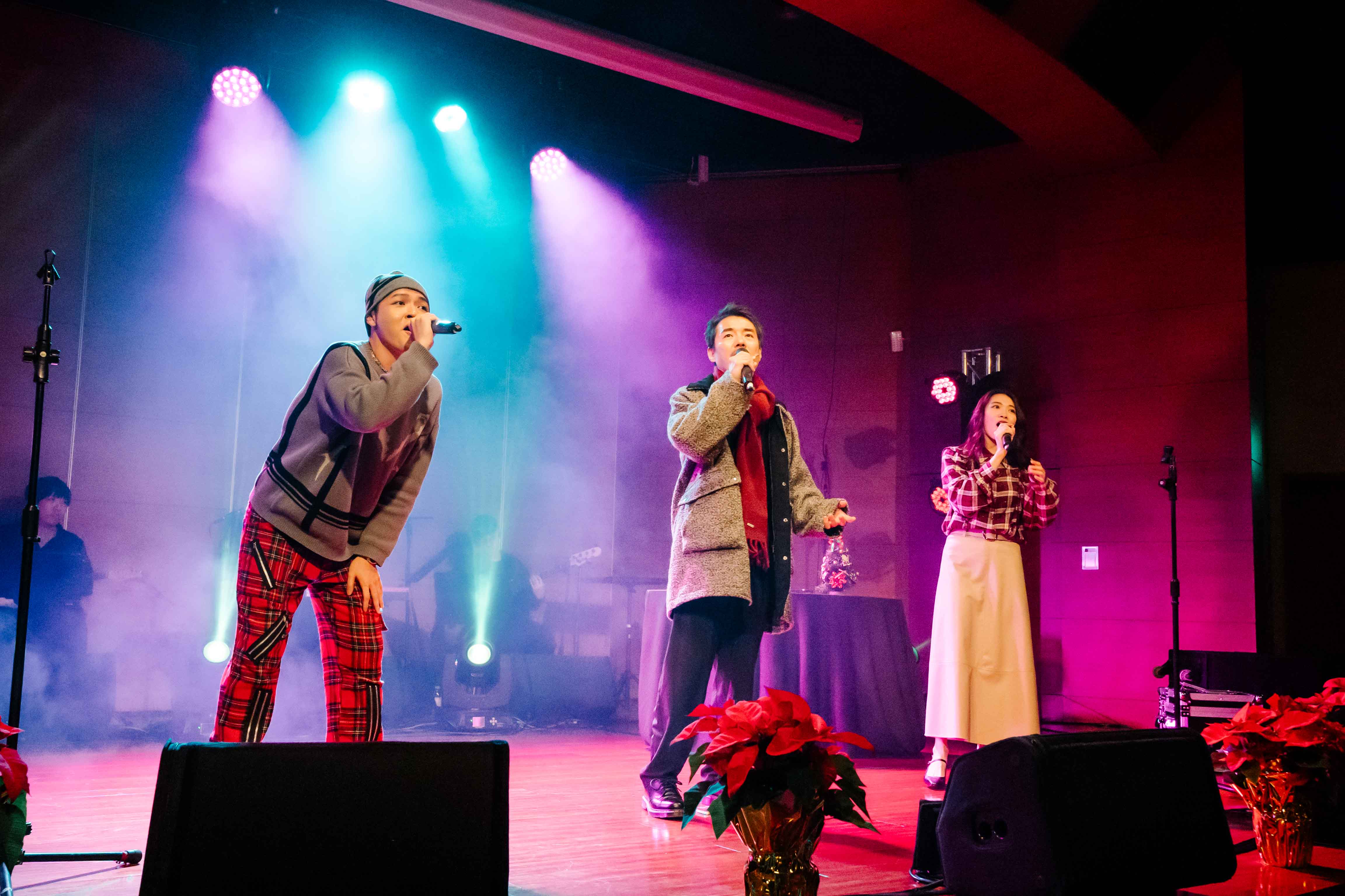 艾蜜莉AMILI、四分衛主唱陳如山、康雅婷合作音樂劇《Best Wishes》。（王道銀行教育基金會提供）